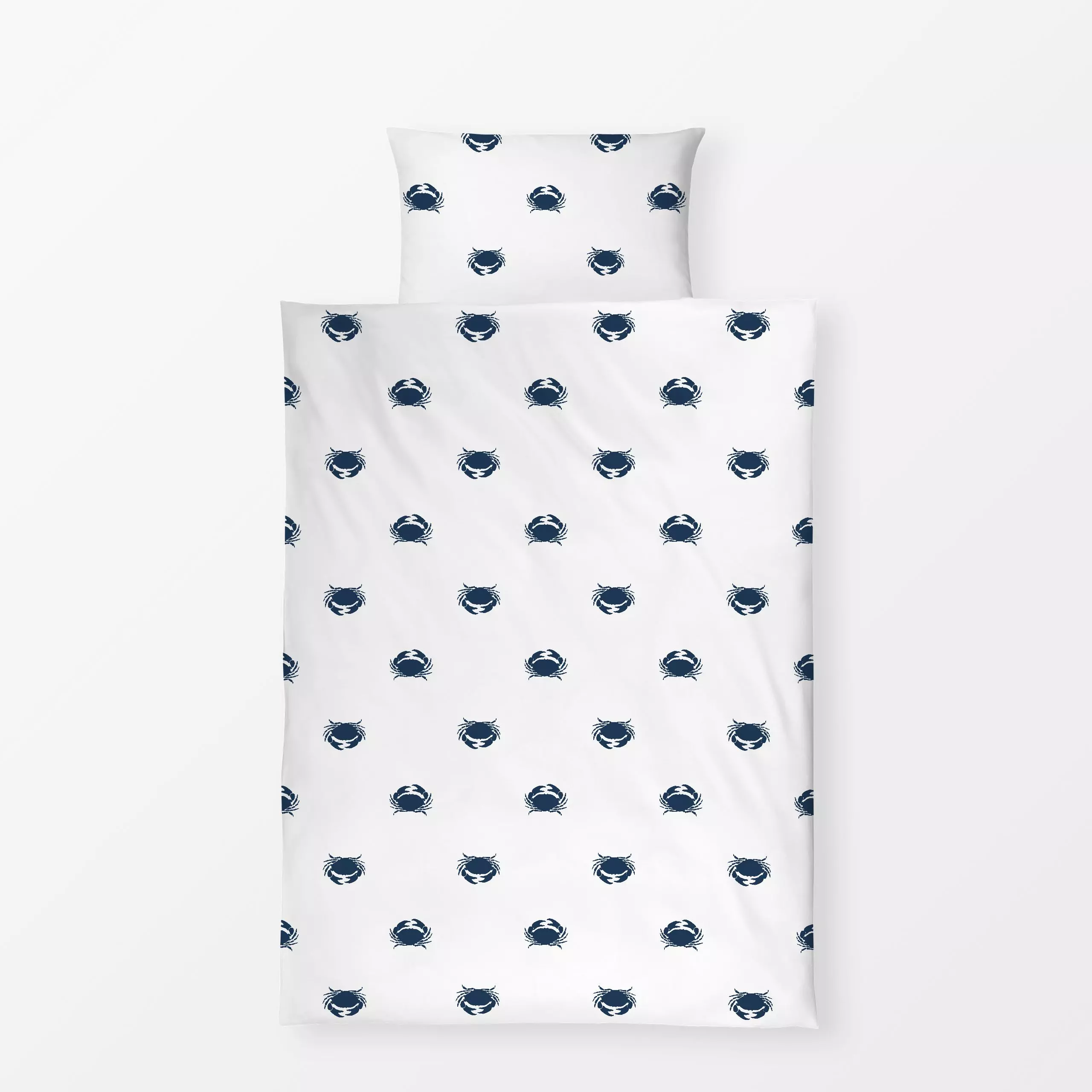 Bettwäsche Krabben white navy - Sommer, Tiere - von „Katrin Graff"; Strand, Urlaub, maritim, Beach, dunkelblau, nautisch, So...