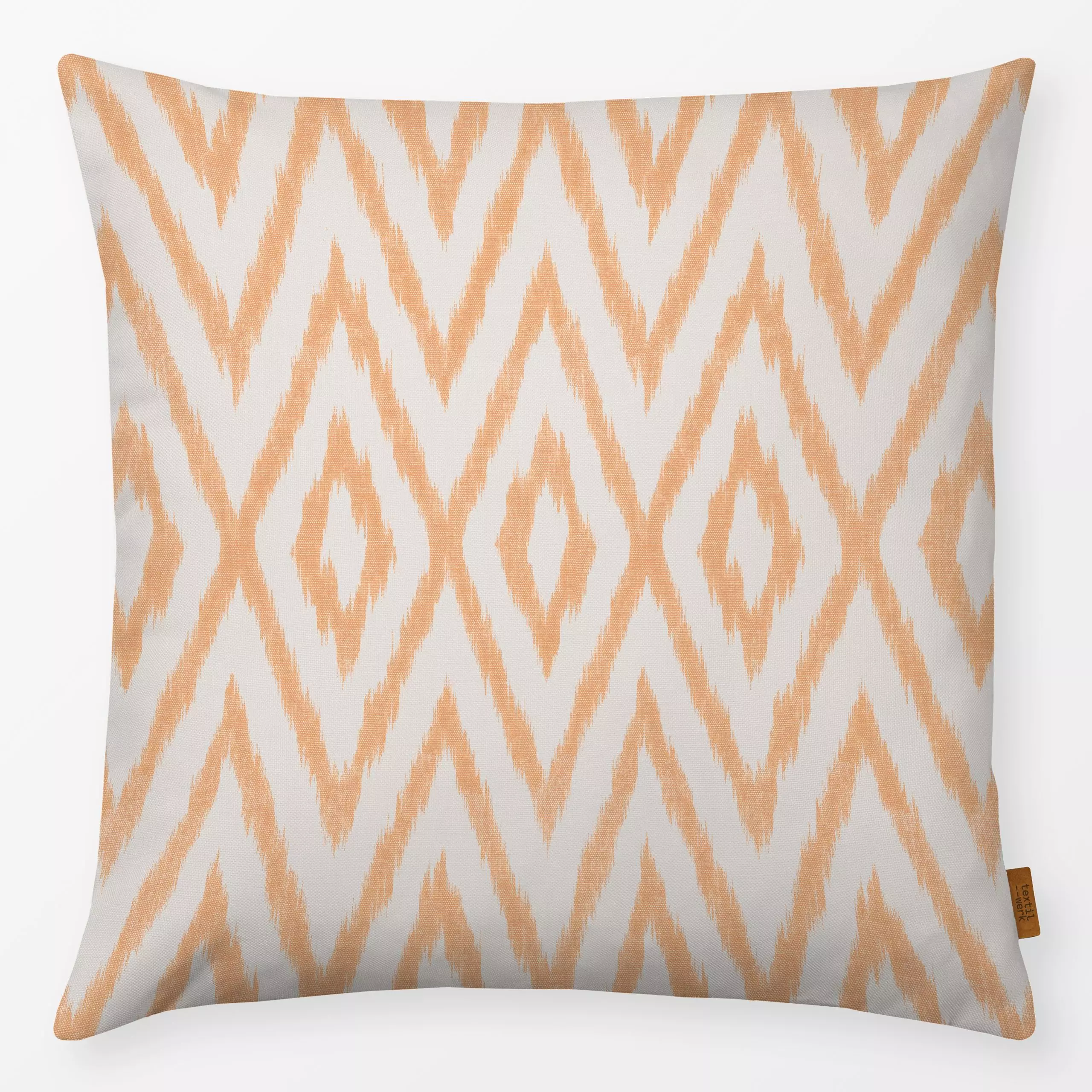 Kissen Ikat Orange - Symbole & Muster, Reise - von „Studio Kesse"; marrakesch, marrokko, boho, Orange, Ethno, Zickzack, ikat...