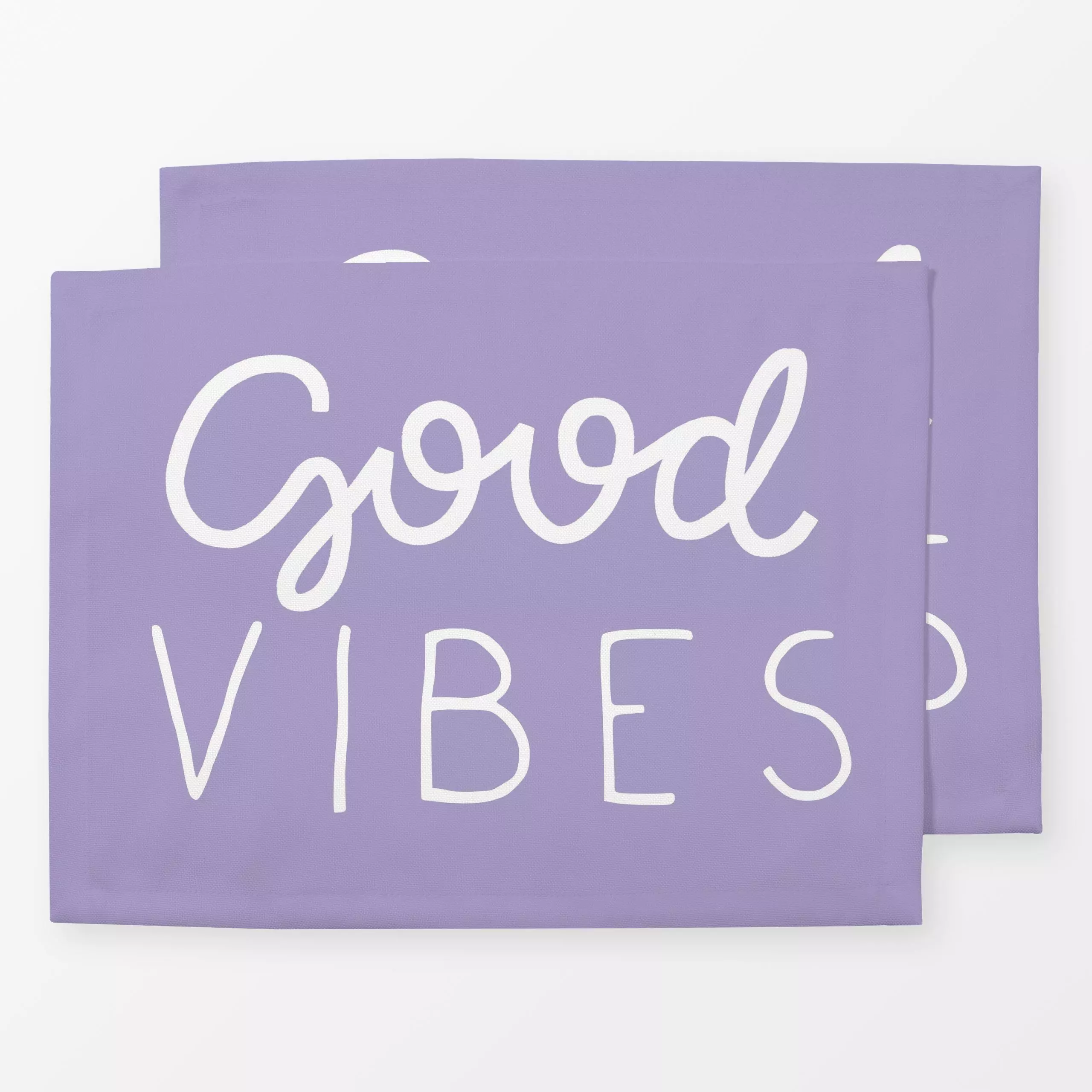 Tischset Good Vibes flieder - Sprüche & Schriftzüge - von „Studio Kesse"; Sommer, Ostern, typografie, spruch, Spruchkissen, ...