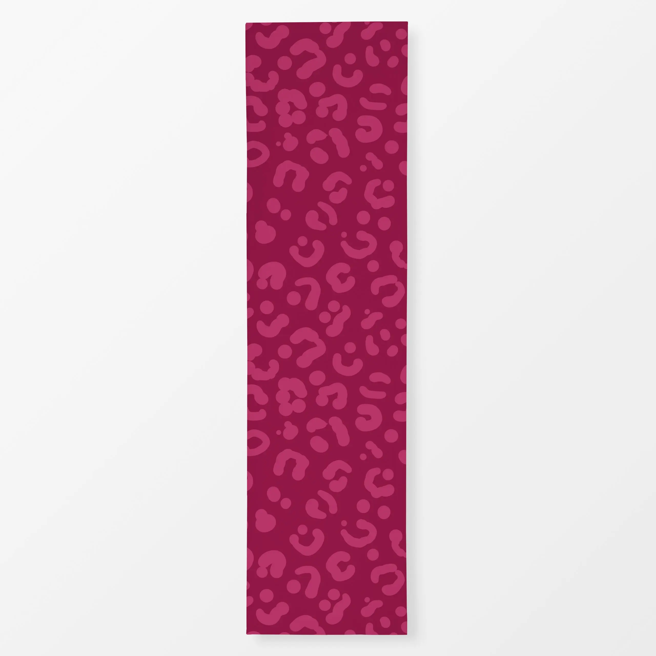 Tischläufer Leopardenmuster BerryPink - Tiere, Symbole & Muster - von „Julia Reyelt"; abstrakt, Leo, Leopard, Tiermuster, an...