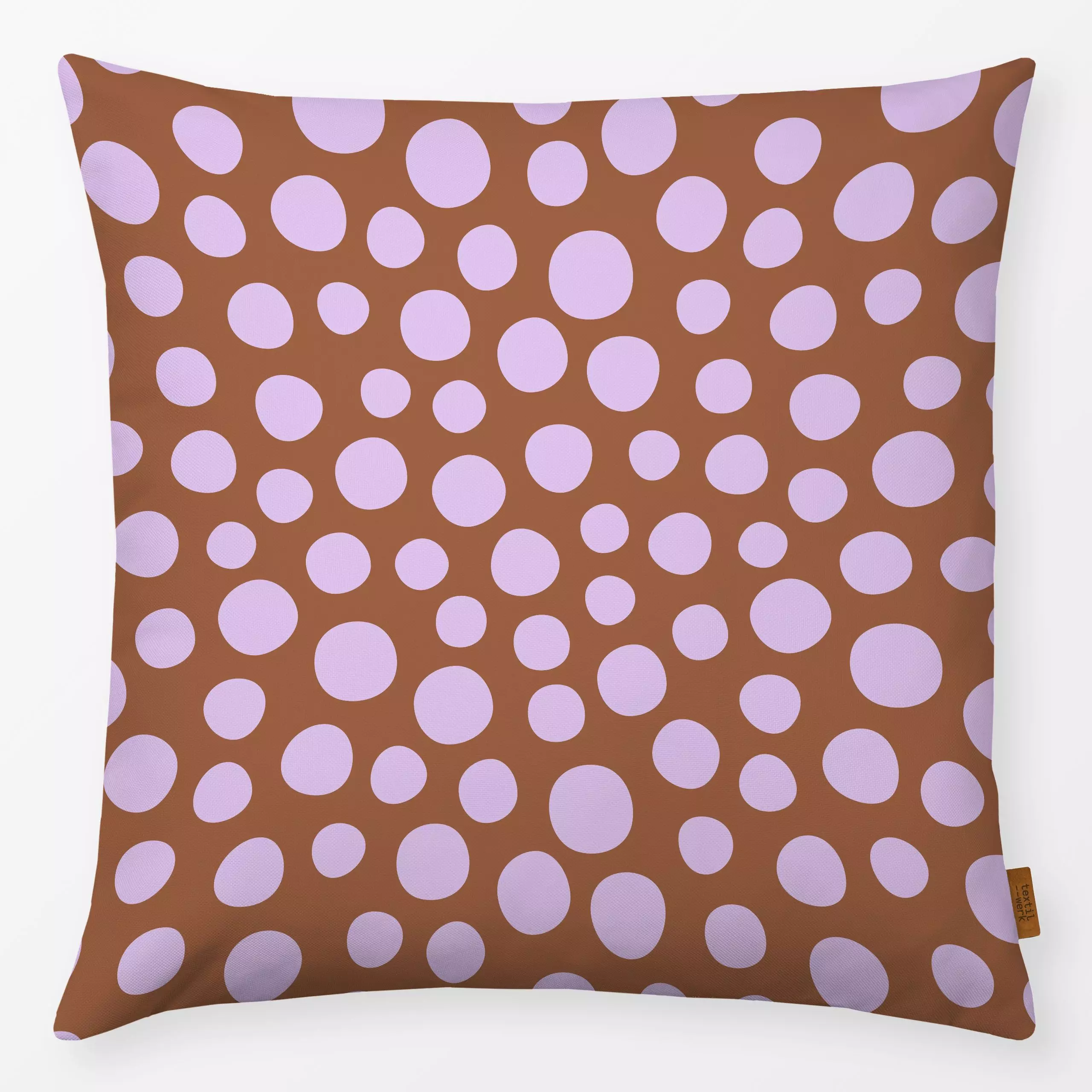 Kissen Happy Dots brown lilac - Symbole & Muster - von „Karen Menzenbach"; Muster, Punkte, Kreise, organisch, lila, gepunkte...