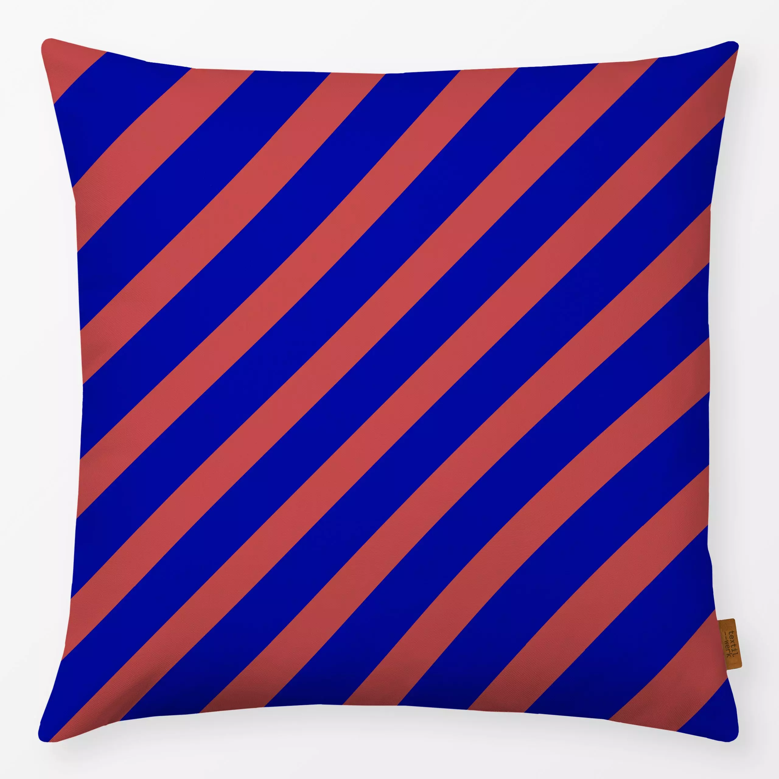 Kissen Stripes diagonal small blue - Symbole & Muster, Retro & Vintage - von „Studio ROSAGRAU"; Linien, Streifen, blau, rot,...