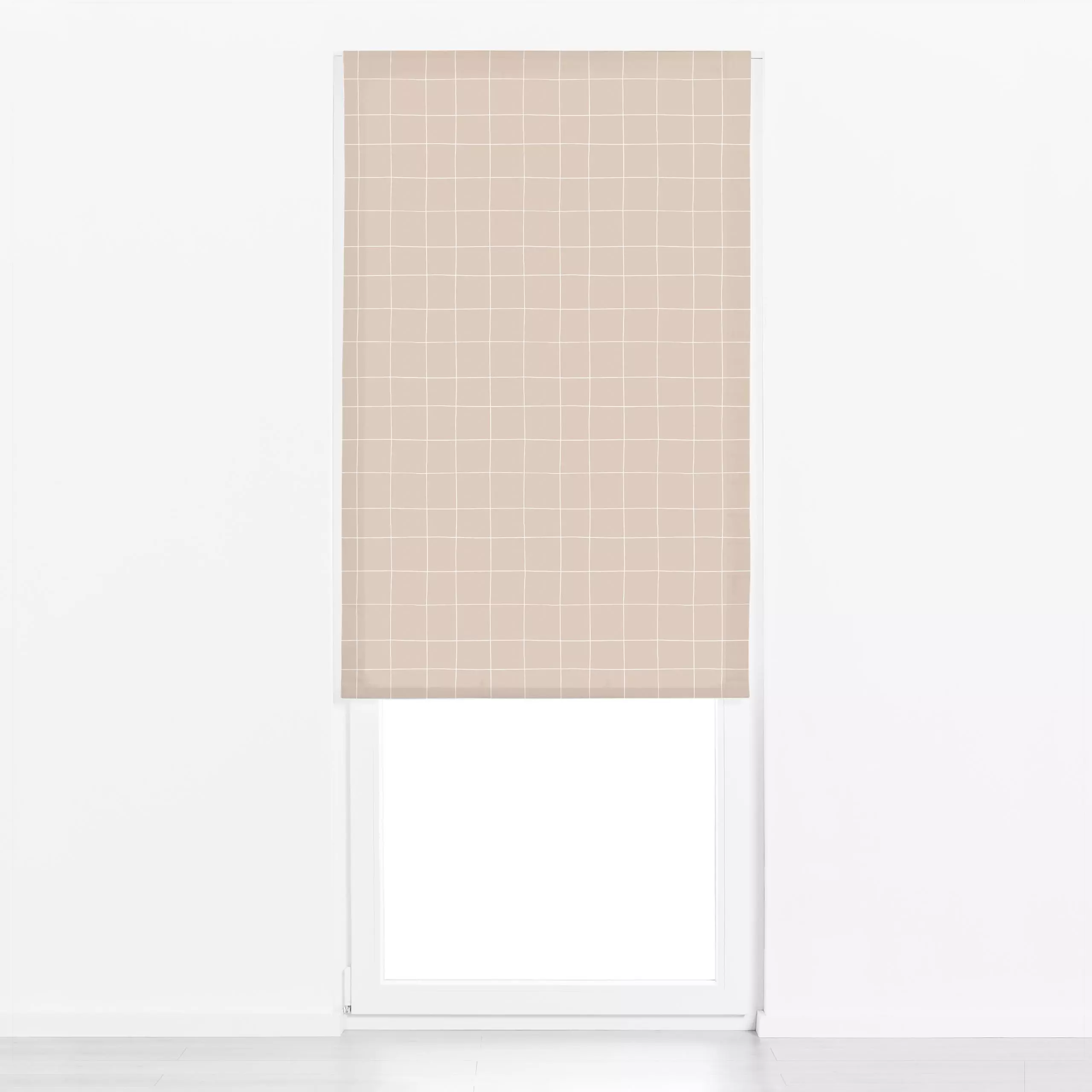 Raffrollo Kariert weiß auf nude - Symbole & Muster - von „Katrin Graff"; minimal, Linien, Abstrakt, Geometrisch, Minimalismu...