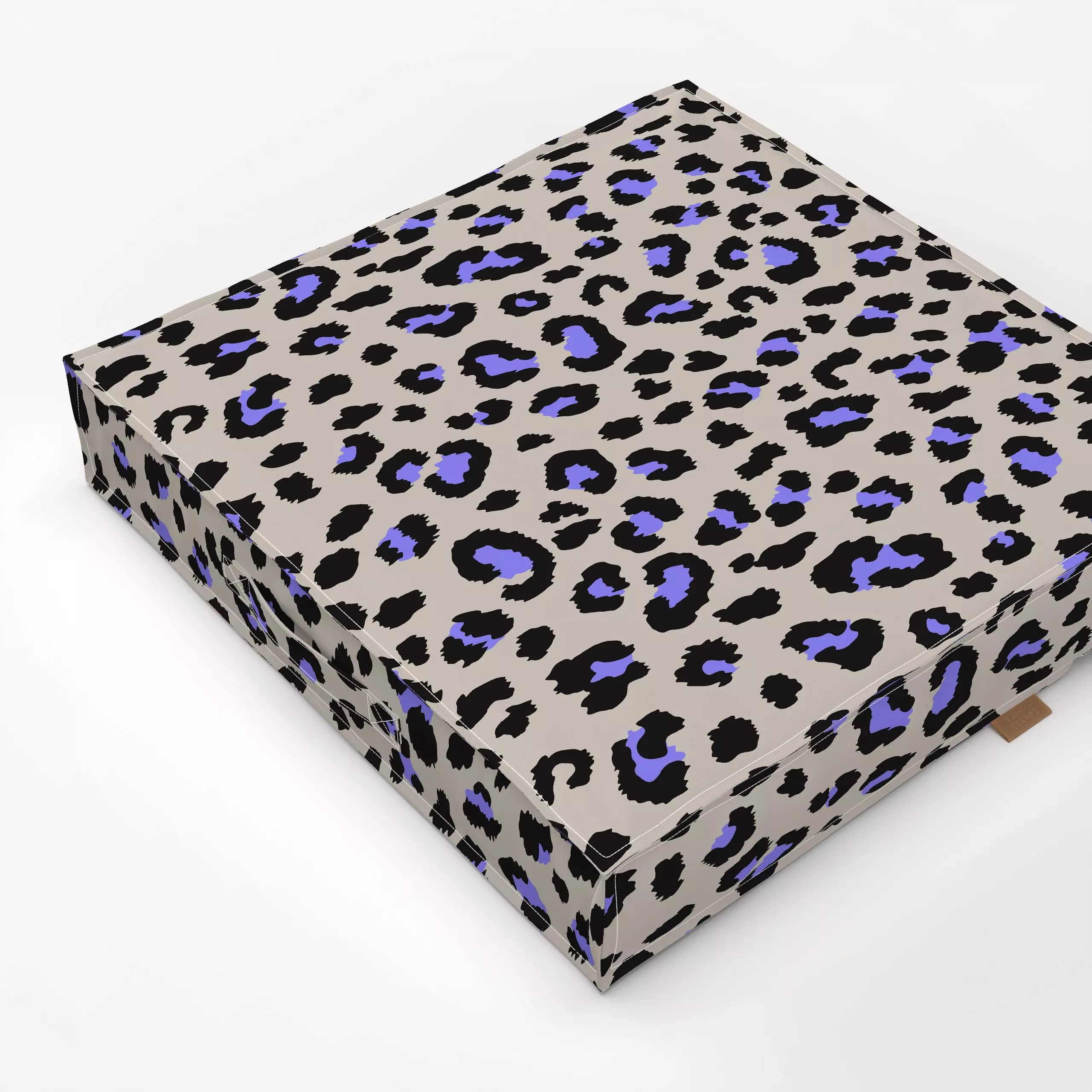 Bodenkissen Leo Beige Lavendel - Sommer, Tiere, Symbole & Muster - von „Studio Kesse"