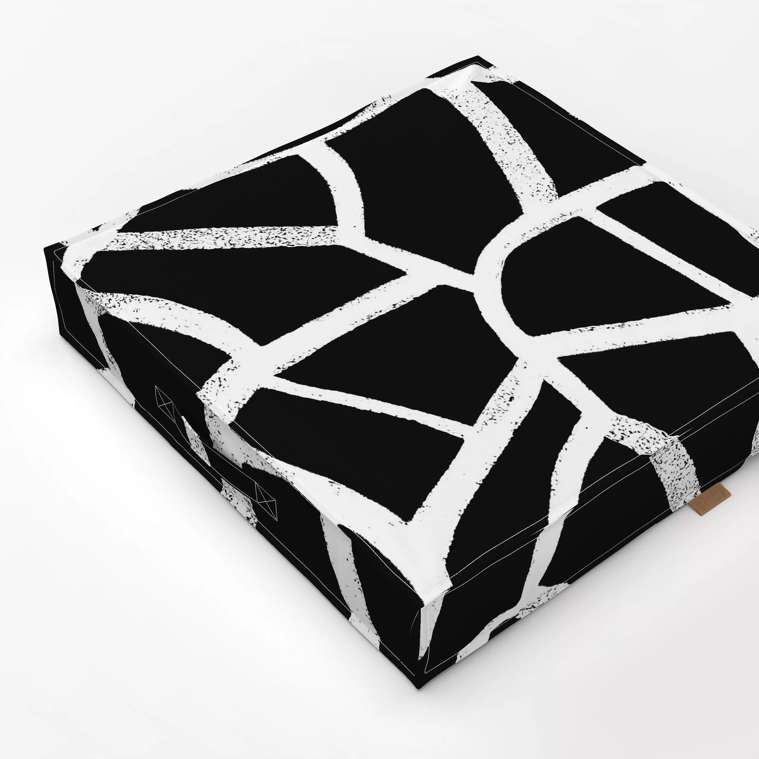 Bodenkissen Abstract Shapes Schwarz - Symbole & Muster - von „Studio Kesse"; marrakesch, boho, schwarz, Linien, Marmor, graf...