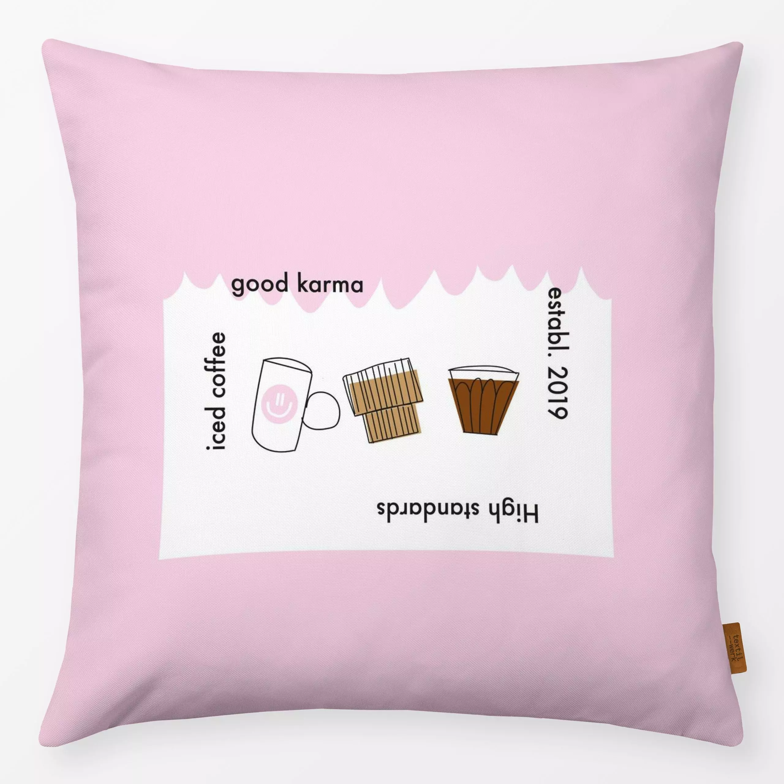 Kissen Good karma & coffee - Sprüche & Schriftzüge, Küche, Essen & Trinken - von „brushmeetspaper"; rosa, Karma, Coffee, bru...
