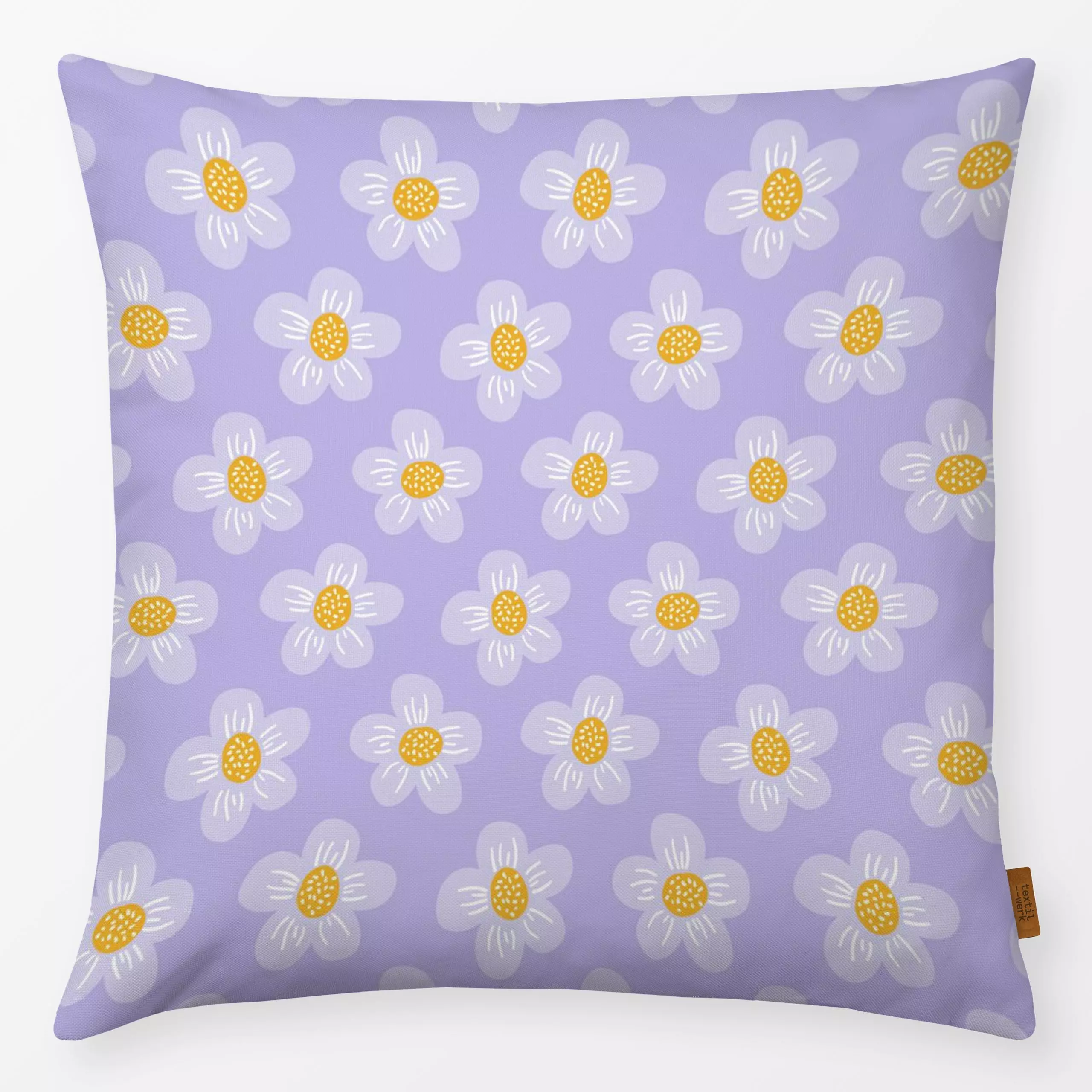 Kissen Daisy flieder - Blumen & Florales, Frühling, Sommer - von „duundich"; marrokko, boho, Muster, Natur, skandinavisch, B...