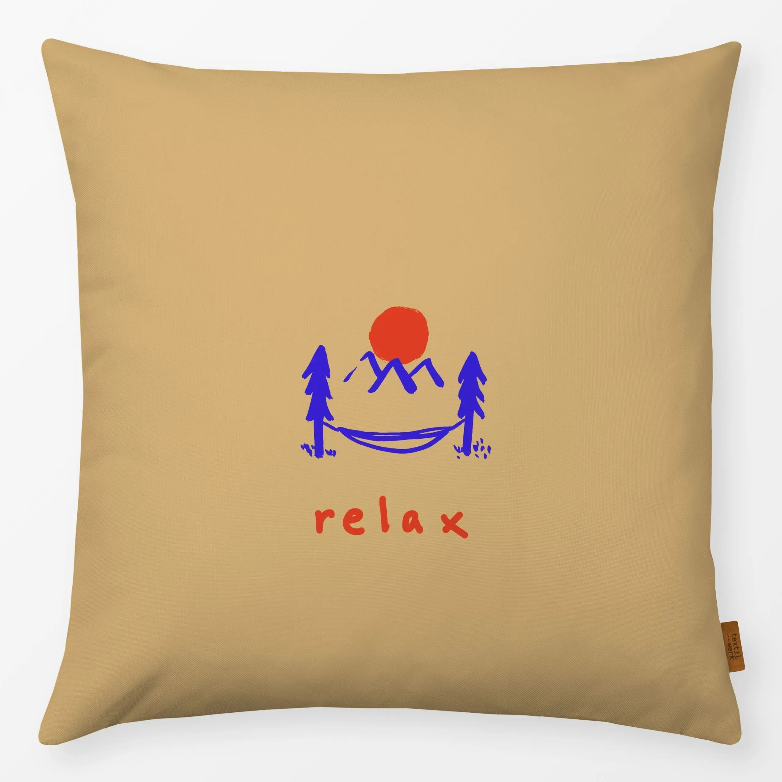 Kissen Mountain Relax - Natur & Landschaft, Sommer, Sprüche & Schriftzüge - von „Julia Schumacher"; minimal, Berge, Sonne, T...