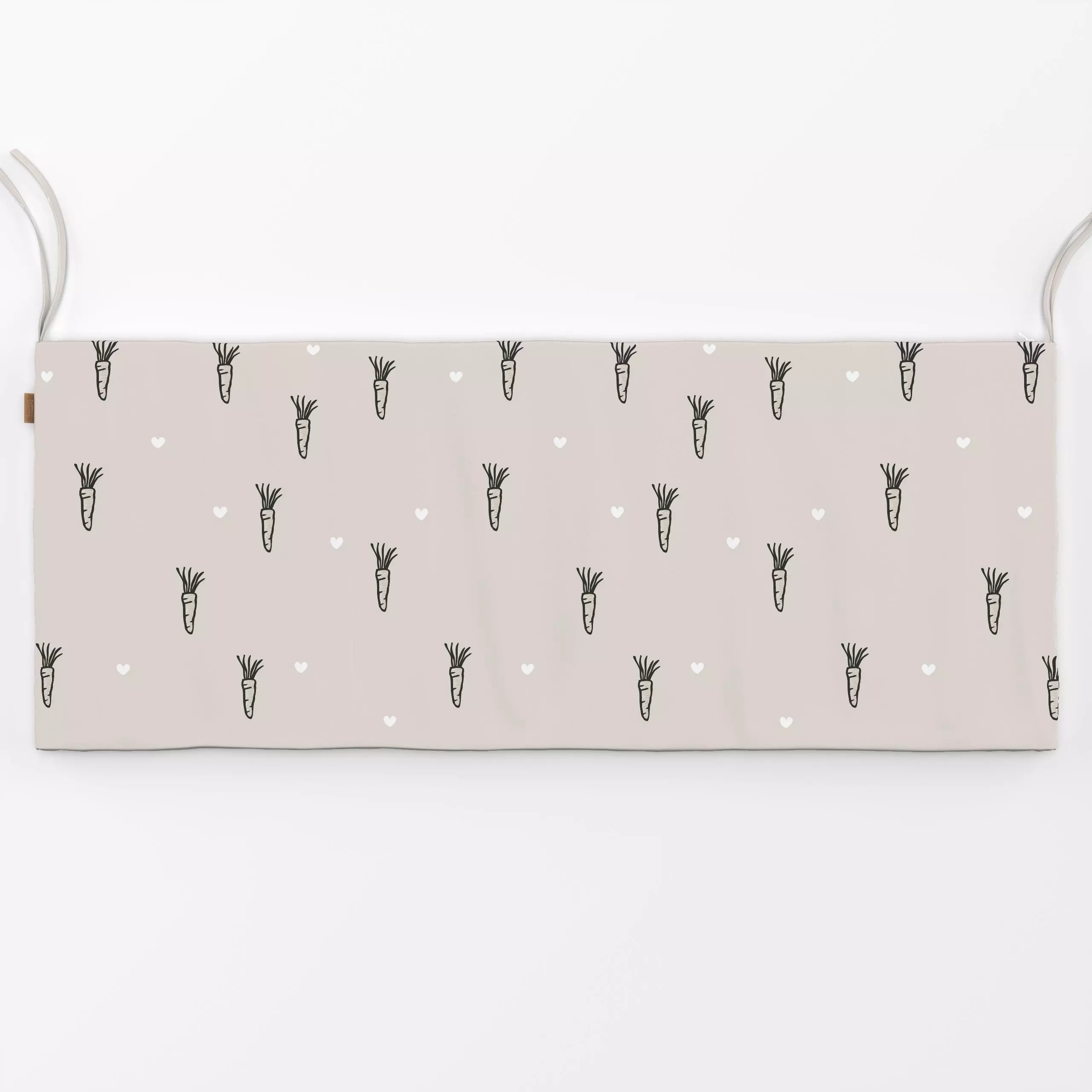 Bankauflage Möhre mit Herz Beige - Frühling - von „Alisa Knöß"; Hase, Herzen, modern, Ostern, Osterdekoration, karotte, Oste...