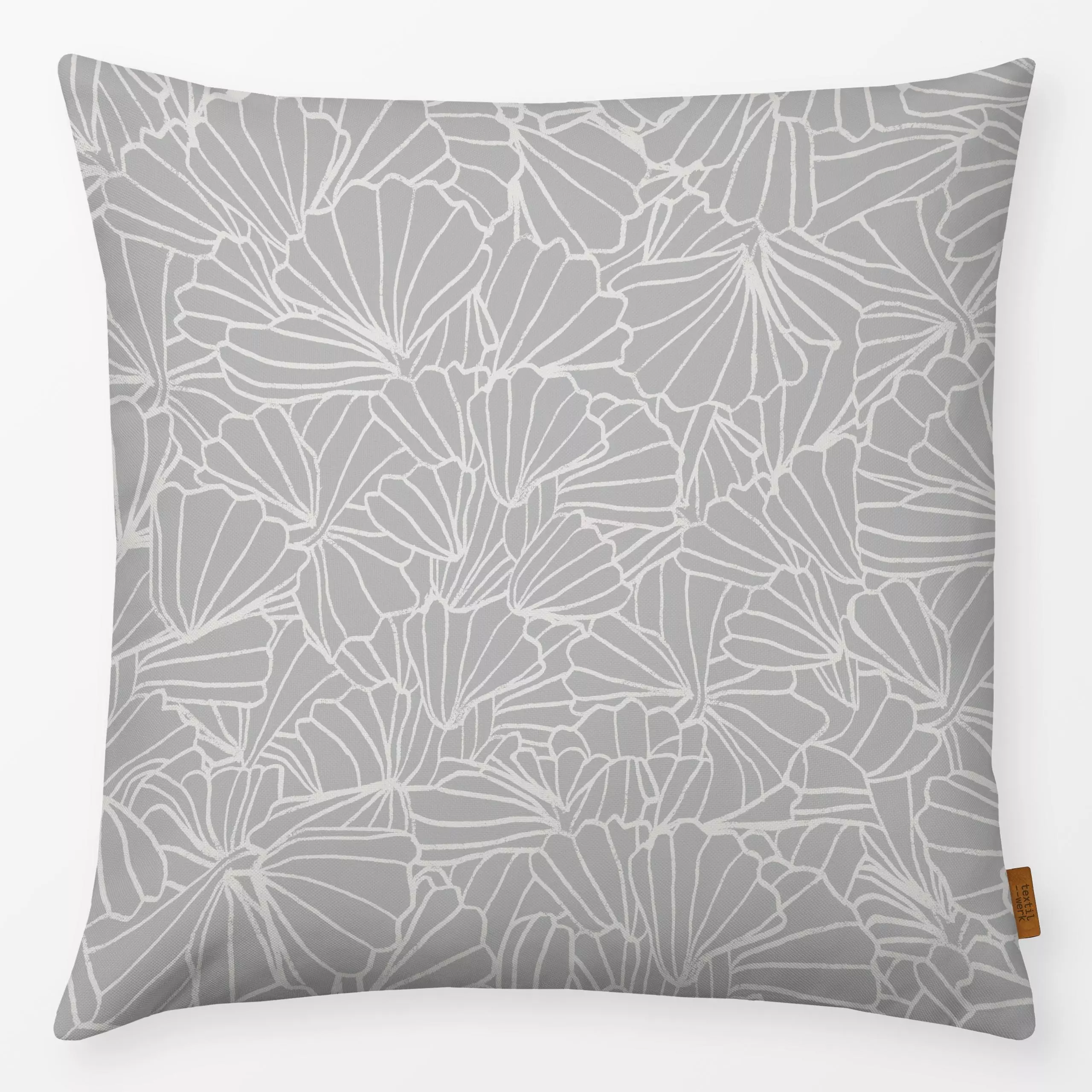 Kissen Muscheln Grau Dunkel - Natur & Landschaft, Sommer, Symbole & Muster - von „textilwerk x hejmelig"; grau, Strand, Musc...