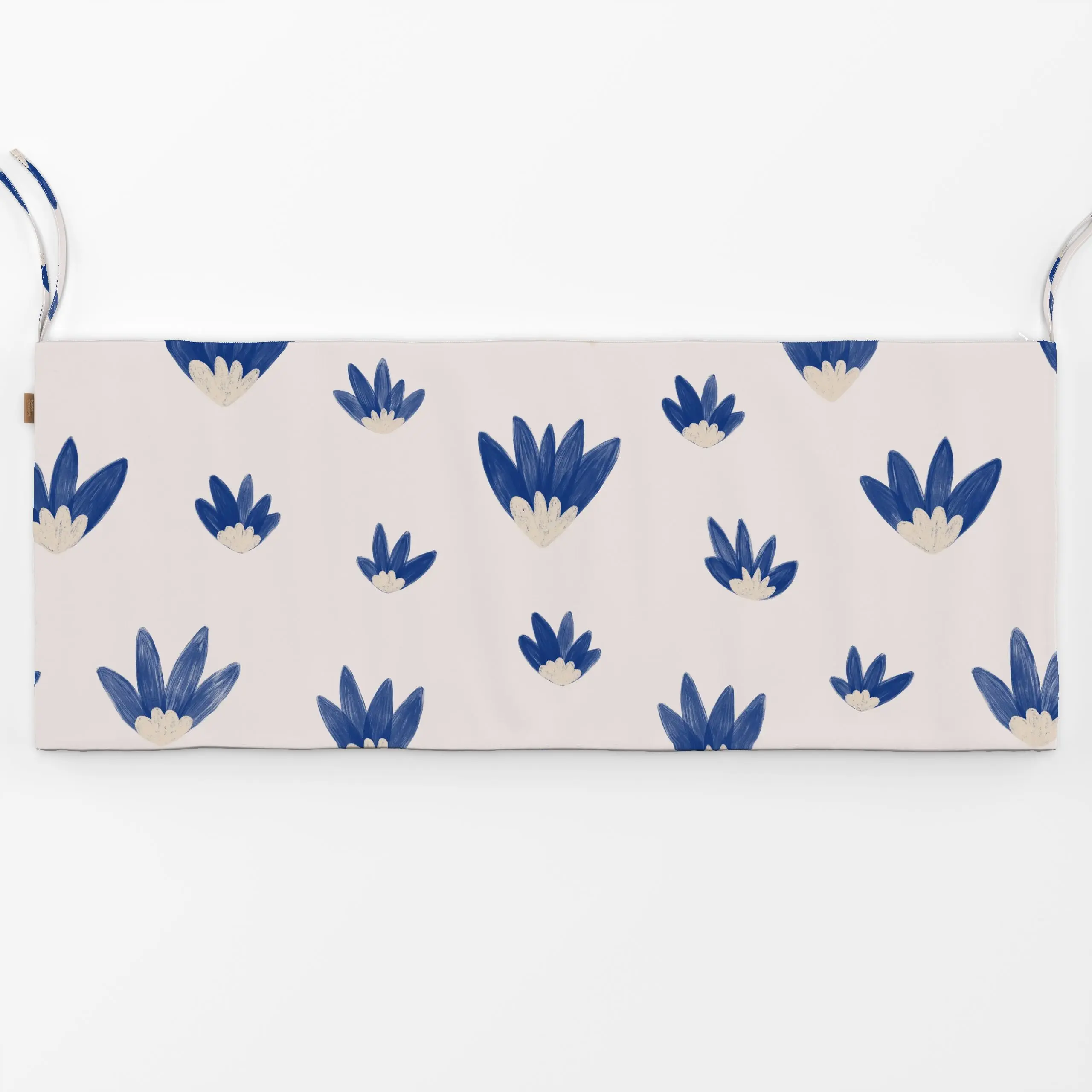 Bankauflage Blaue Blumen - Blumen & Florales, Frühling, Sommer - von „Menina Lisboa "; Natur, Blaugrau, minimalistisch, Flor...