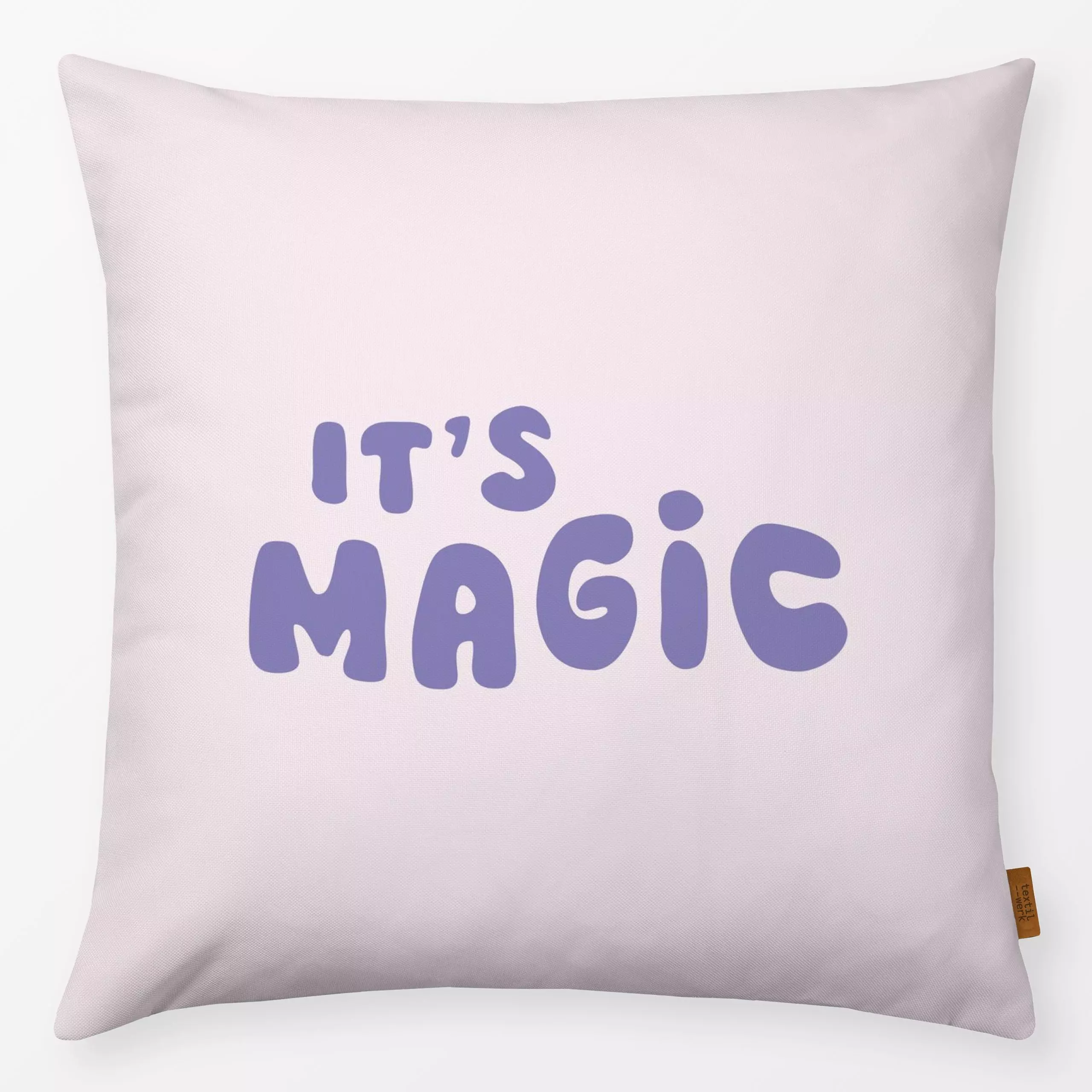 Kissen it's magic - Sprüche & Schriftzüge, Symbole & Muster - von „Maren Gross "; typografie, Geschenk, Magie, violett, quot...