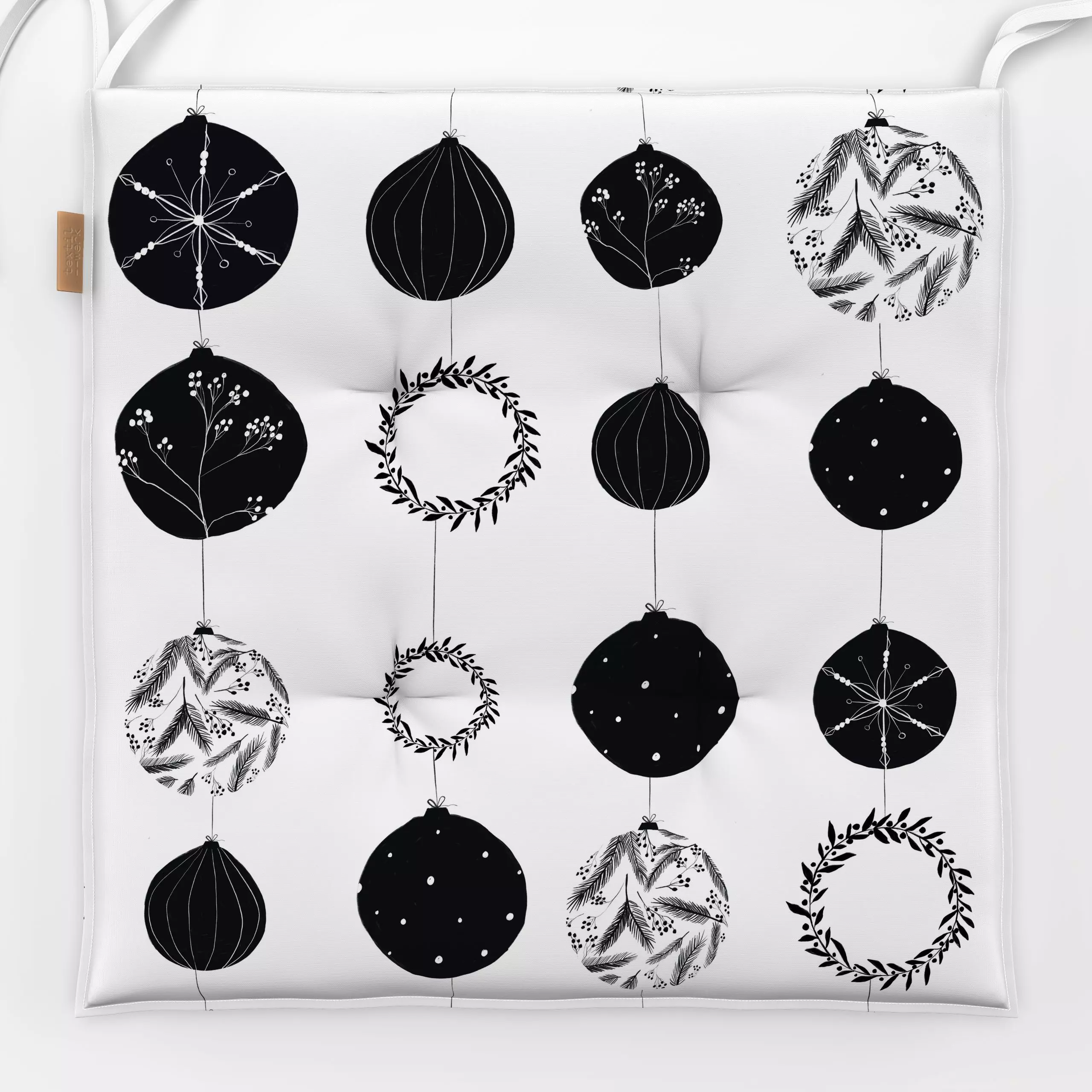 Sitzkissen Weihnachtskugeln - Weihnachten - von „Sophie Augustin Illustration"; Weihnachten, weihnachtlich, Weihnachtsdeko, ...