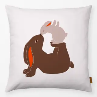 Kissen Hase mit Kind Kuss