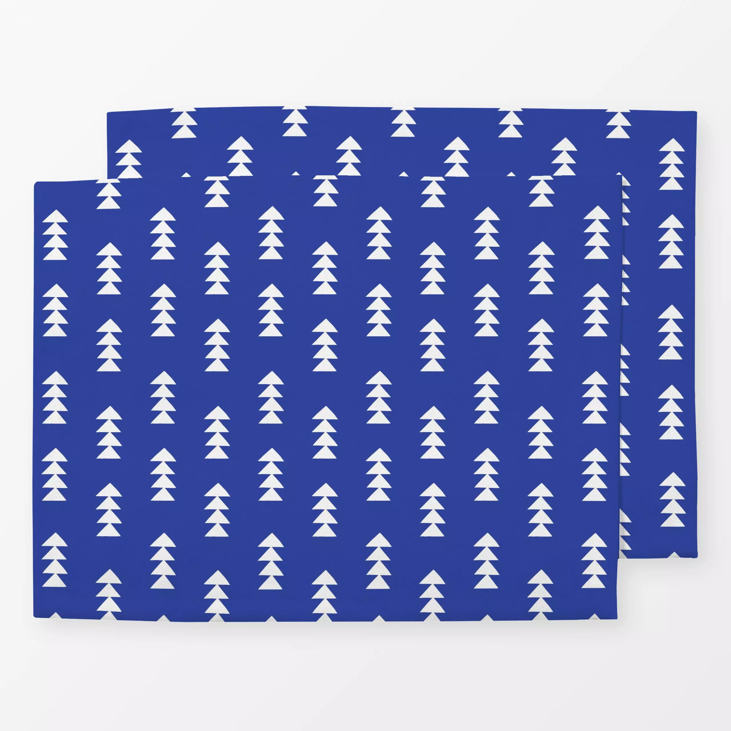 Tischset Pine Trees Blue - Weihnachten - von „Lisa Jasmin Bauer"; Tannenbaum, Weihnachtsbaum, Weihnachten, Winter, weihnacht...