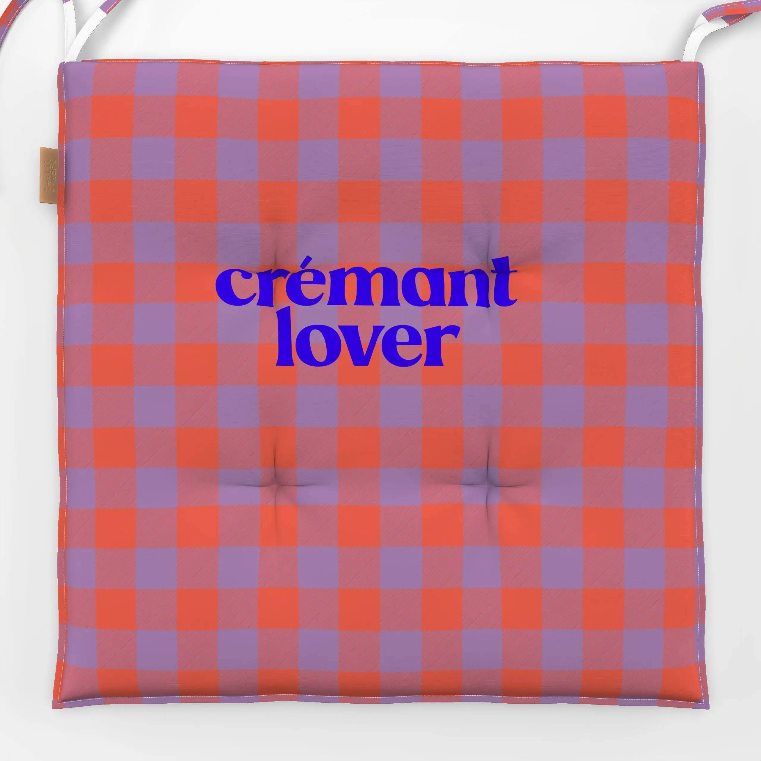 Sitzkissen Gingham Crémant Lover Lila - Küche, Essen & Trinken - von „Studio ROSAGRAU"; Orange, Karo, Liebe, typografie, lil...