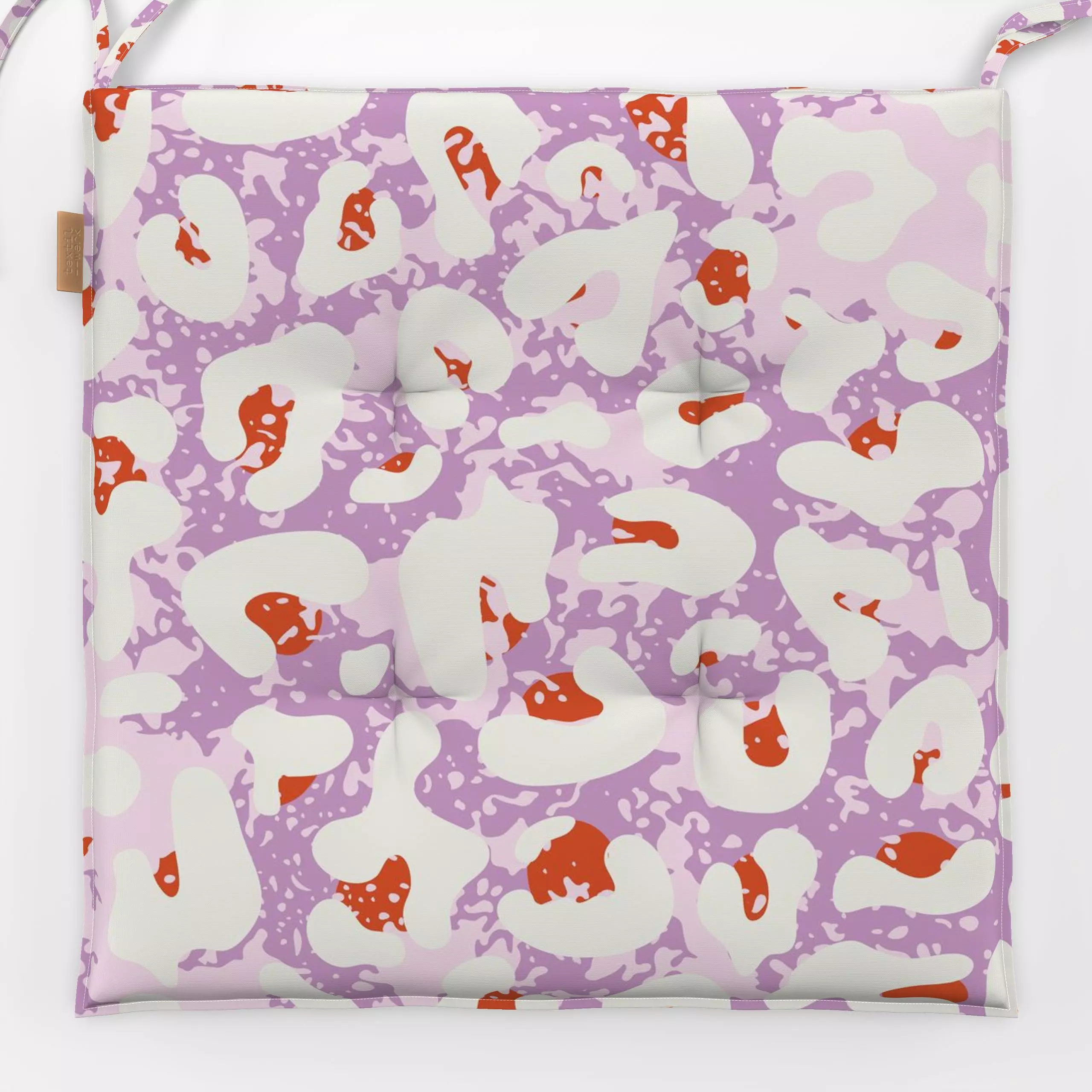 Sitzkissen Leo Lila Rot - Sommer, Symbole & Muster - von „moDeern Design Studio"; modern, Sommer, rot, Leo, Leopard, lila, f...
