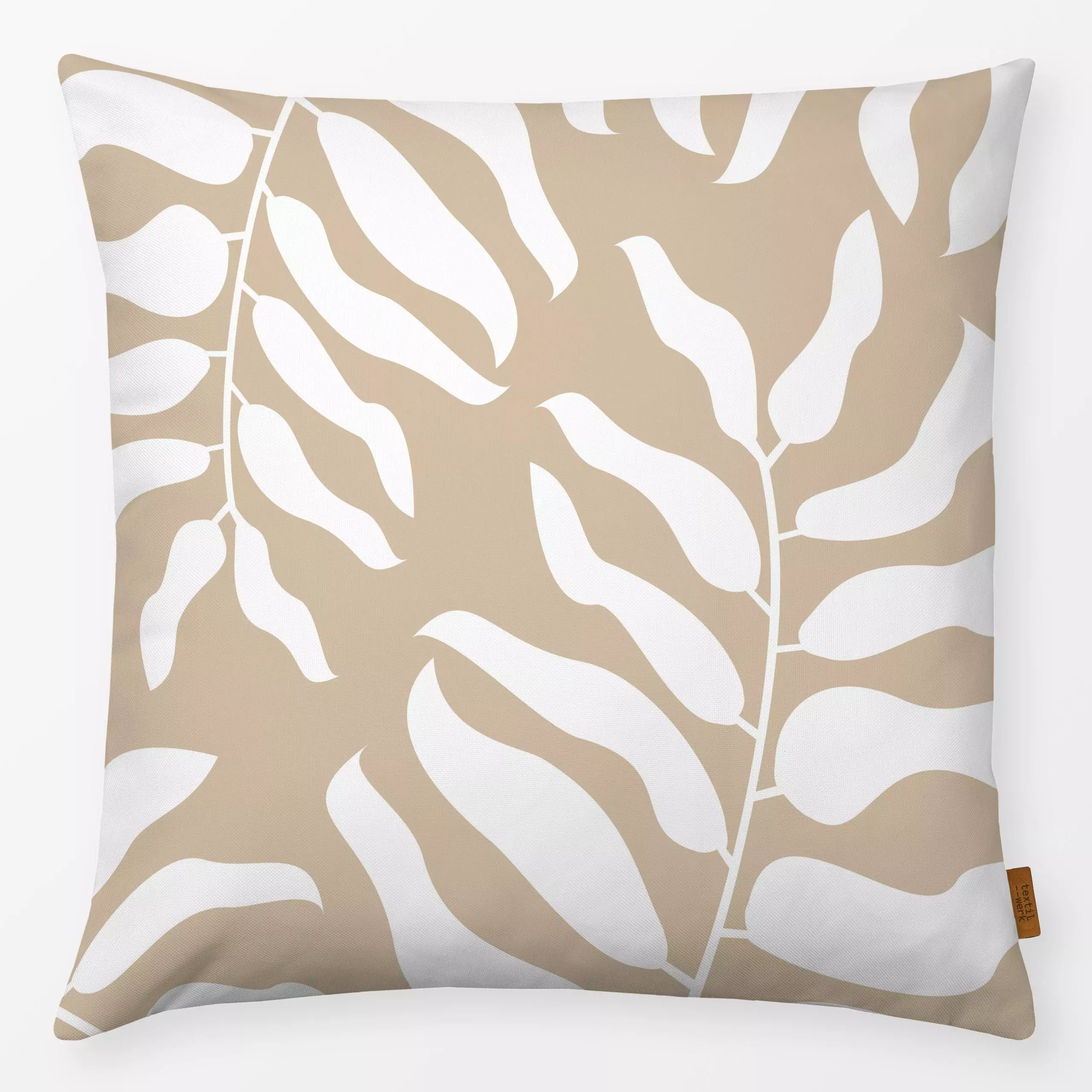 Kissen Boho Palm Leaves sand - Blumen & Florales, Sommer, Pflanzen & Botanik - von „Karen Menzenbach"; Blatt, Blätter, Pflan...