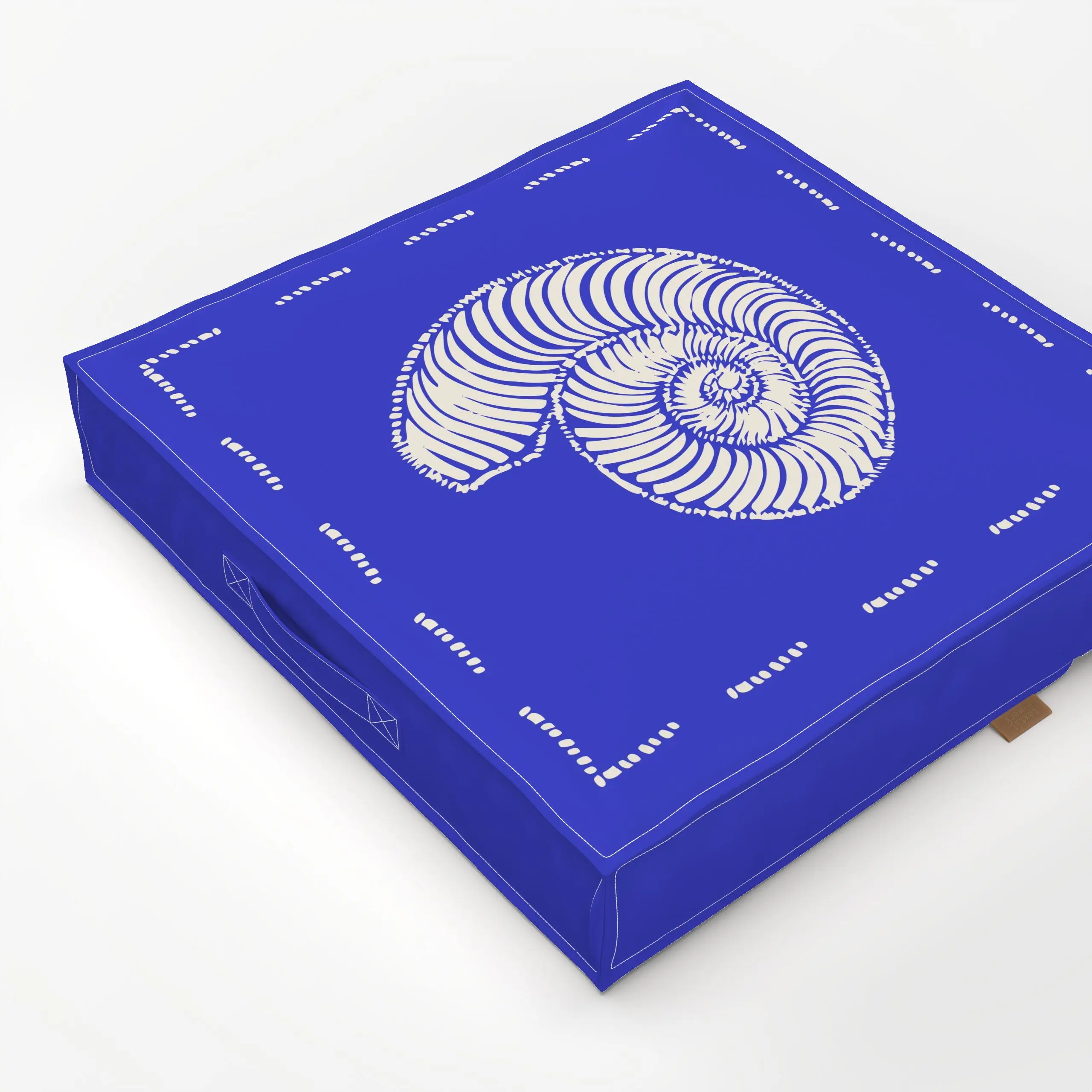 Bodenkissen Schneckenmuschel blauweiss - Sommer, Tiere - von „Patries Elisabeth"; Ozean, Strand, Meerestiere, Muschel, blauw...