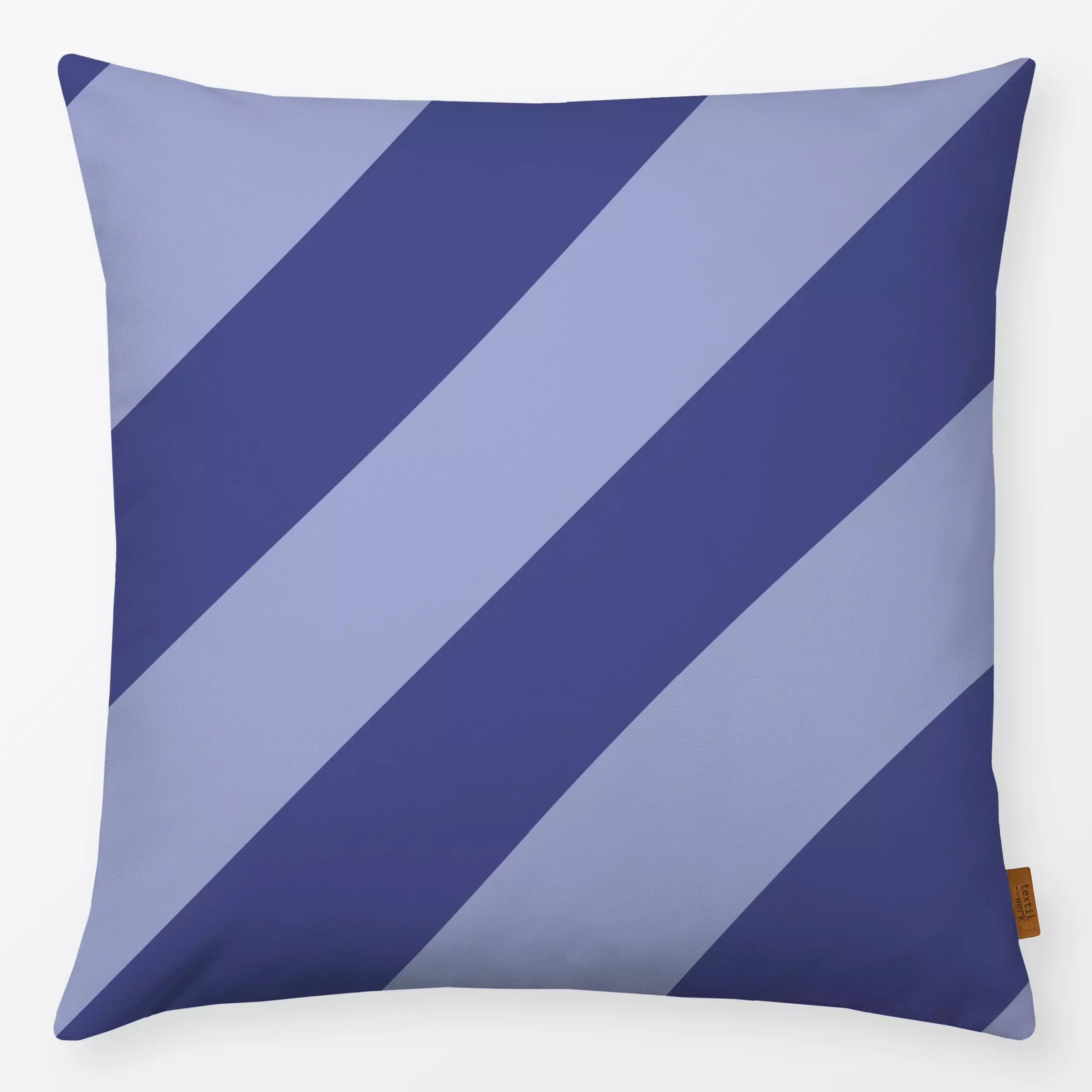 Kissen Diagonal Stripes blau - Symbole & Muster - von „Andrea Liesert"; abstrakt, Streifen, Geometrisch, blau, minimalistisc...