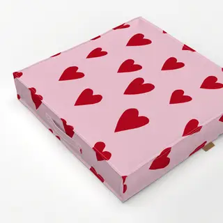 Bodenkissen rote Herzen auf rosa