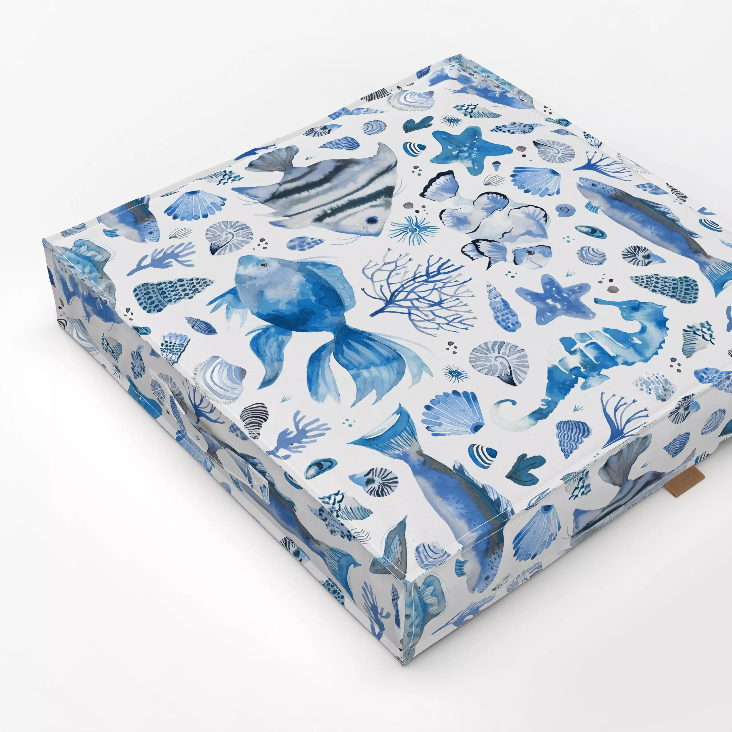 Bodenkissen Fishes and Shells Marine Blue - Sommer, Tiere, Reise - von „Ninola Design "; Aquarell, Ozean, Meer, Strand, Fisc...