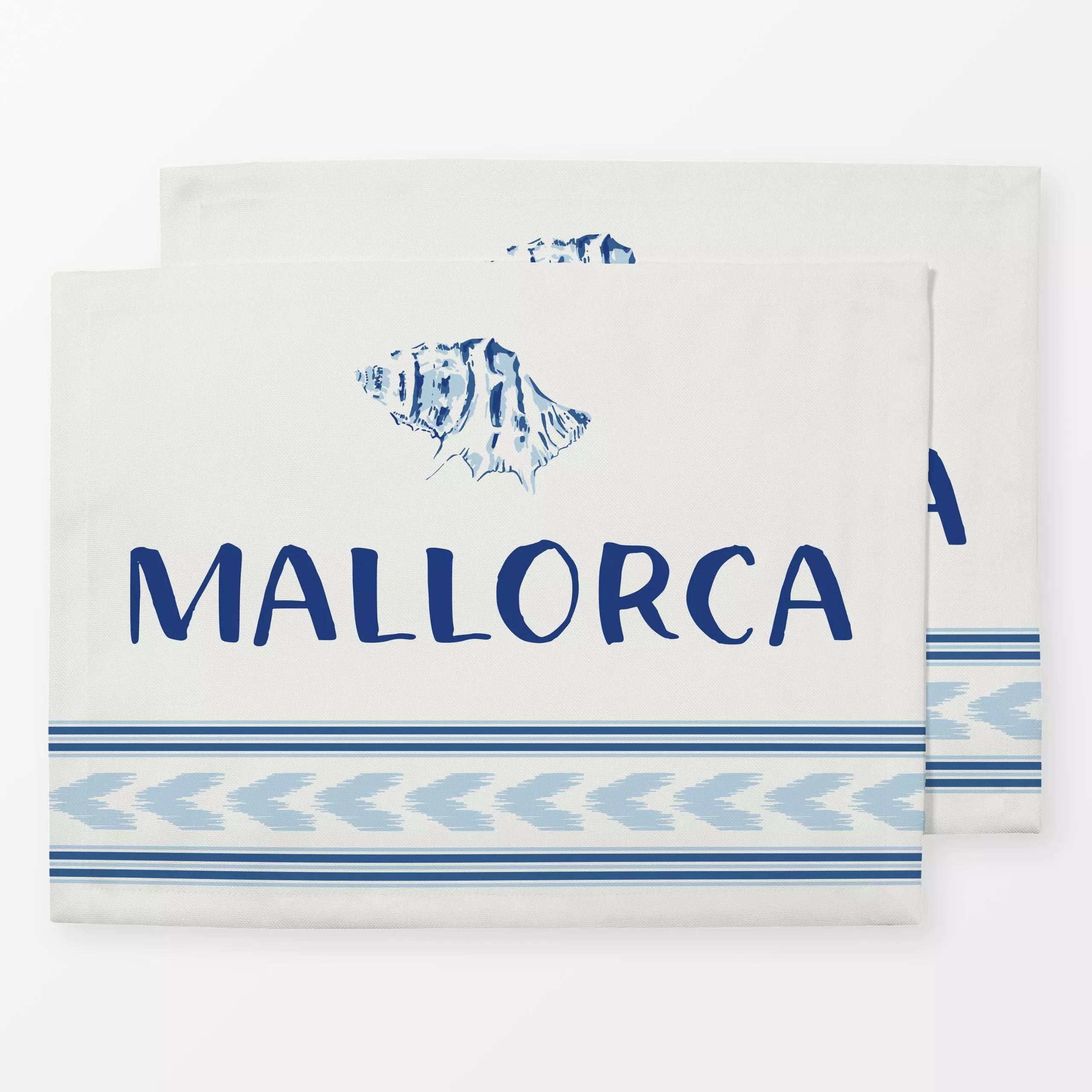 Tischset Mallorca - Sommer, Sprüche & Schriftzüge, Reise - von „Katrin Graff"; Meer, Urlaub, Reisen, ikat, mallorca, Muschel...
