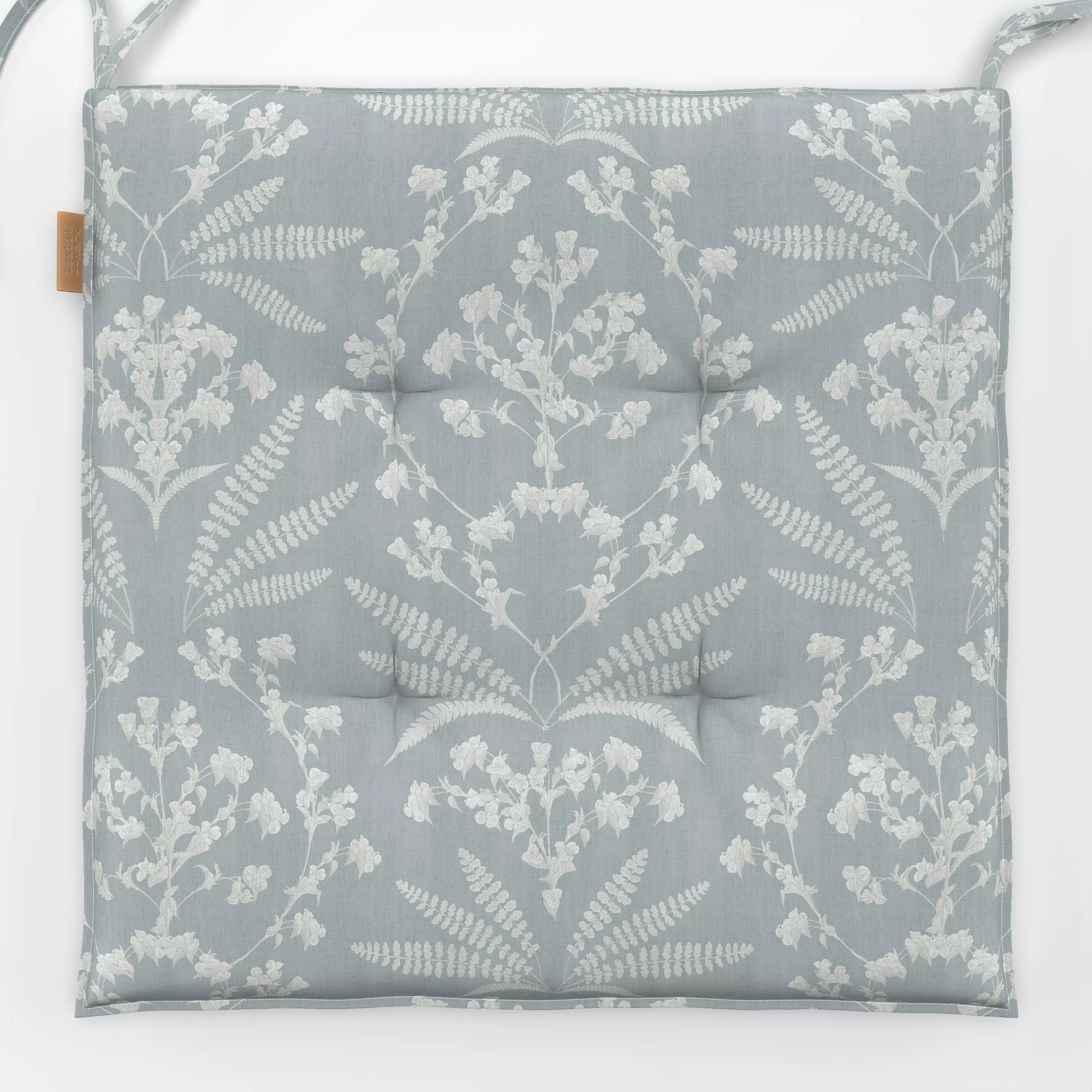 Sitzkissen Cottage Damast Blumenkranz II - Blumen & Florales, Pflanzen & Botanik, Retro & Vintage - von „Bloomery Decor"; Bl...