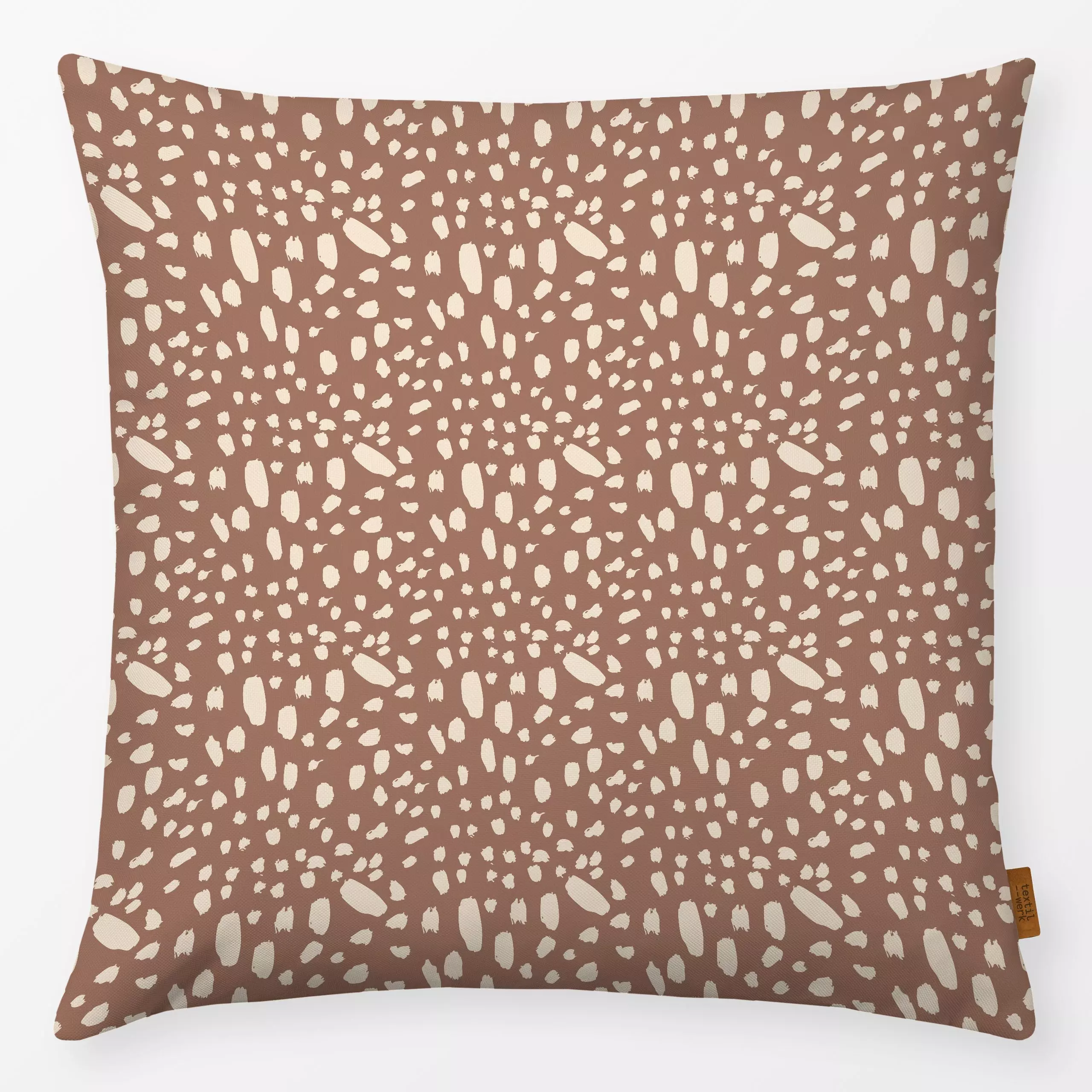Kissen Mocha Mousse Dots - Symbole & Muster - von „Patries Elisabeth"; minimal, beige, modern, Dots, gepunktet, braun, fleck...