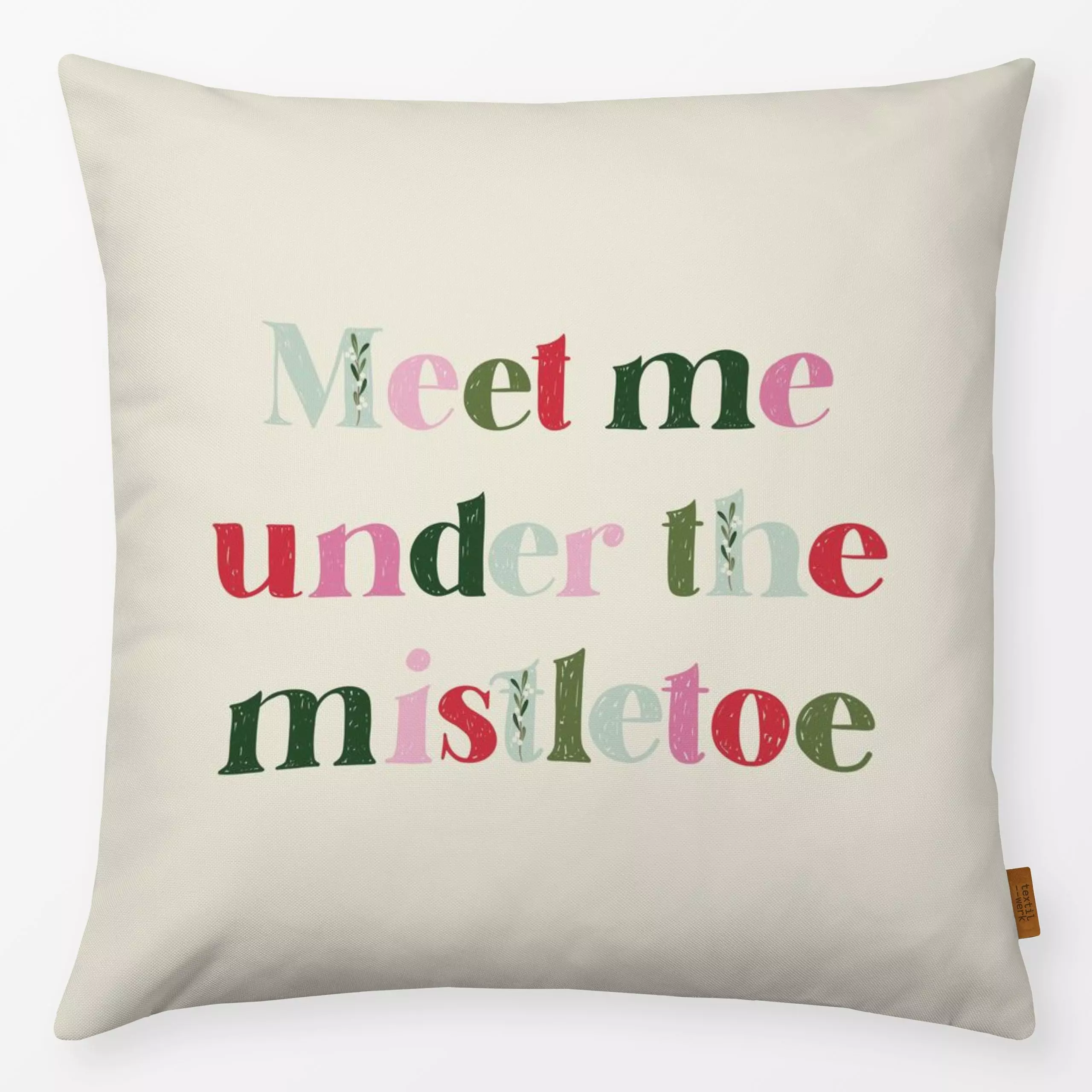 Kissen Under The Mistletoe Weiß - Sprüche & Schriftzüge, Weihnachten, Winter - von „DEINKI"; Zitate und Slogans, Weihnachten...