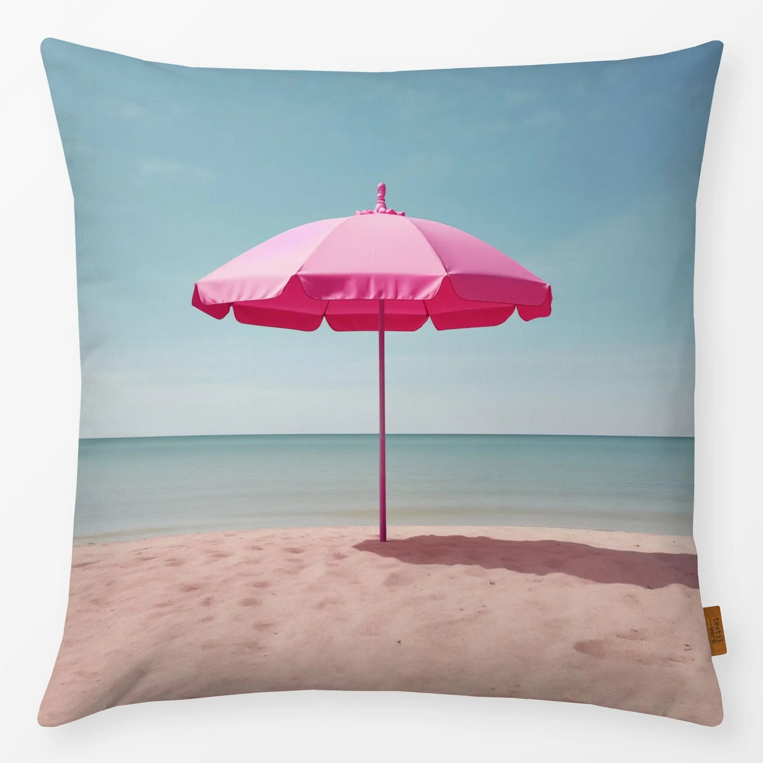 Kissen Pink-Parasol - Sommer, Reise - von „Malou Studio"; marrokko, skandinavisch, Kissen, Ozean, Meer, See, Sonnenaufgang, ...