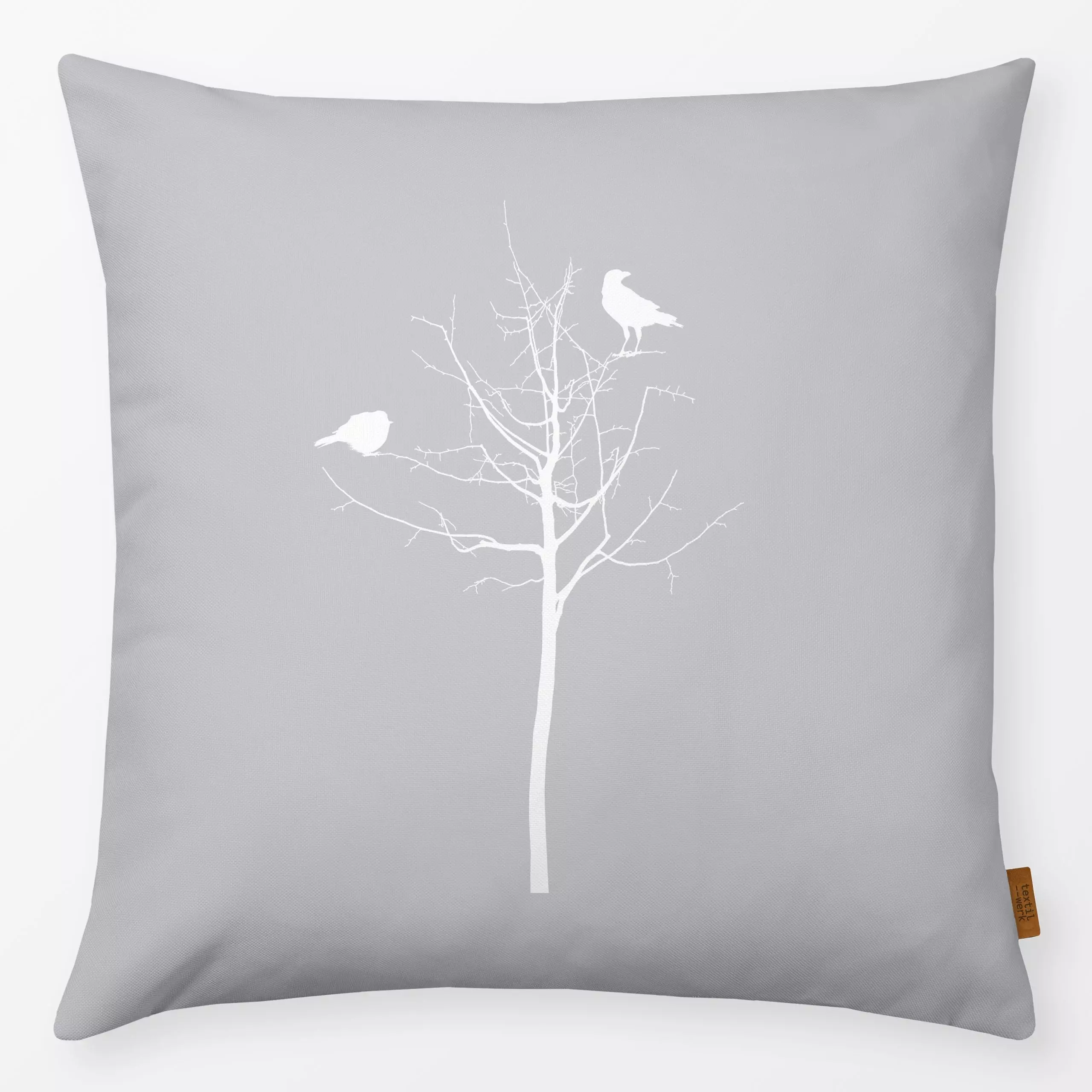 Kissen Winter Simplicity - Natur & Landschaft, Winter - von „Andrea Haase"; Natur, grau, Bäume, Vogel, Minimalismus, Winter,...