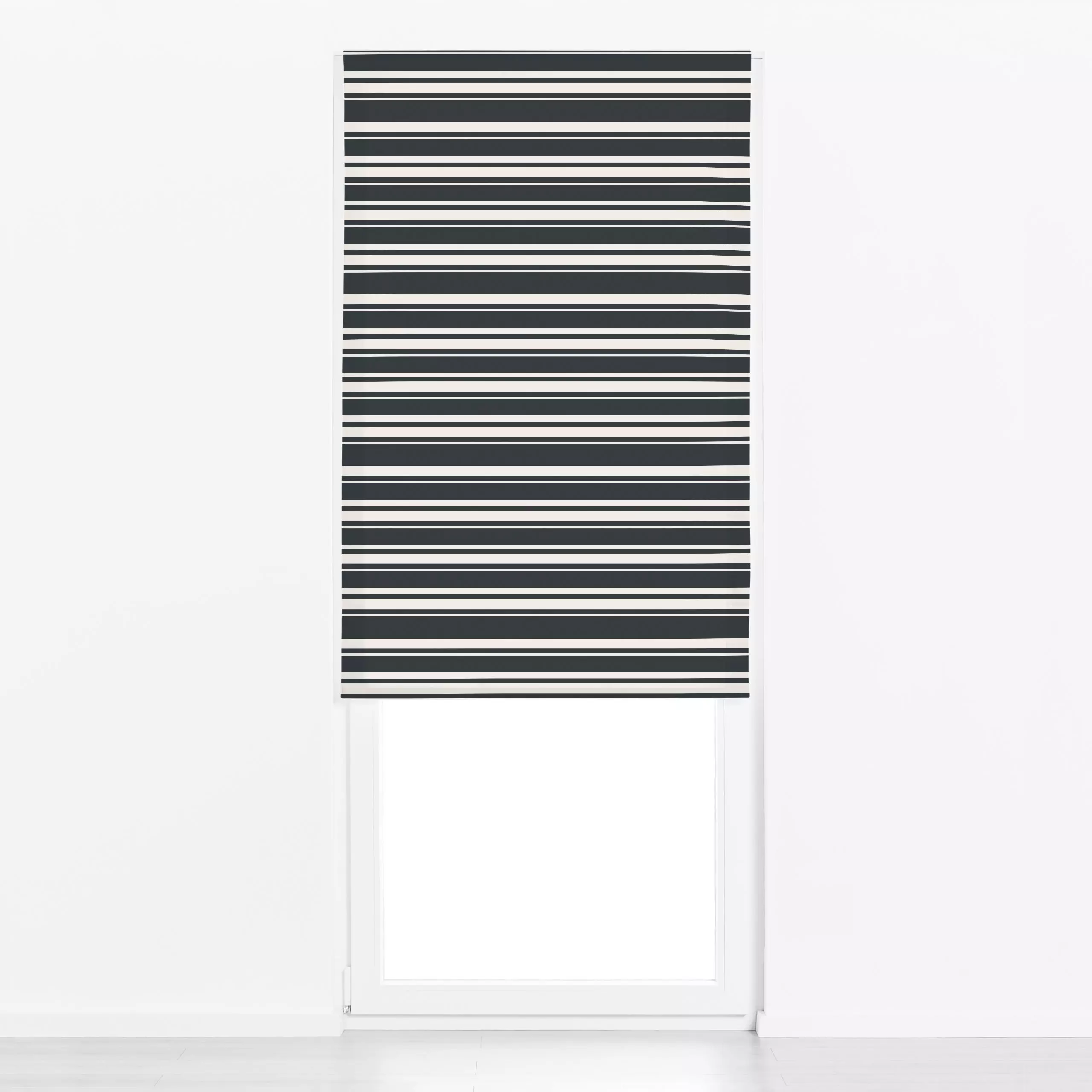 Raffrollo Tiefstes Dunkelgrau-Streifen - Sommer, Symbole & Muster - von „Sara Maria"; schwarz, abstrakt, Streifen, Minimalis...