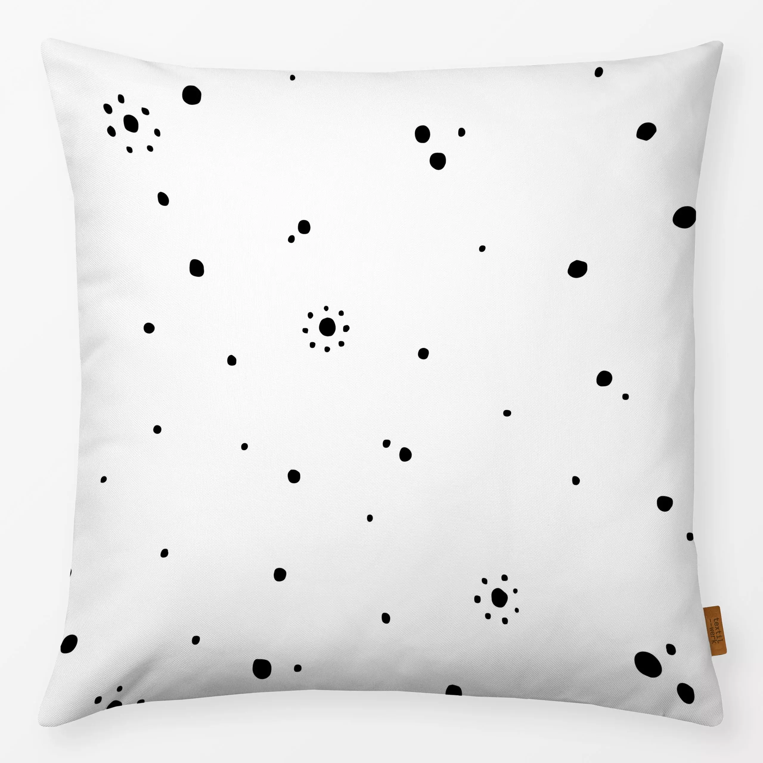 Kissen Sun Dots | schwarz weiss - Symbole & Muster - von „moDeern Design Studio"; Muster, Punkte, Sonne, wohnzimmer, pattern...