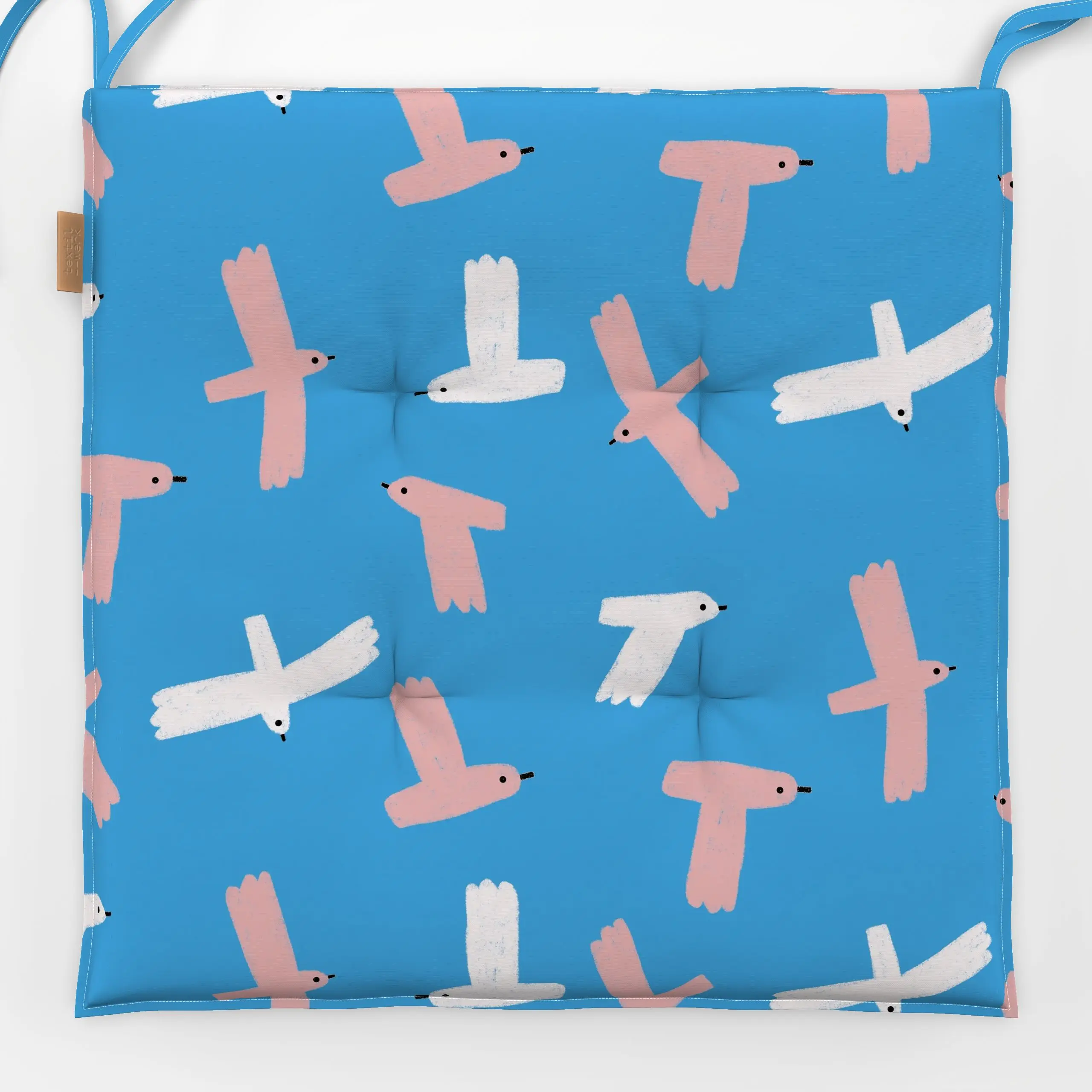 Sitzkissen Fliegende Vögel - Blau - Frühling, Kinderzimmer & Motive für Kinder, Tiere - von „Au Contraire"; Muster, Kinder, ...
