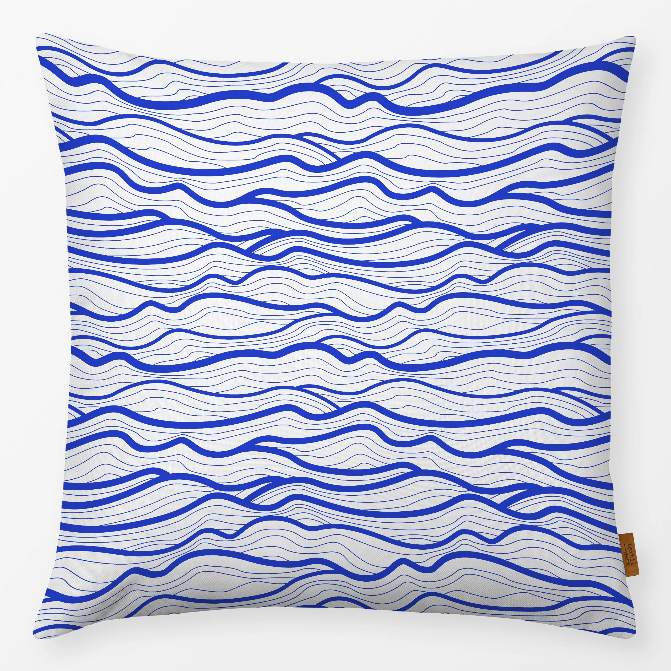 Kissen Organic Waves white - Natur & Landschaft, Sommer, Symbole & Muster - von „Karen Menzenbach"; Natur, Linien, abstrakt,...