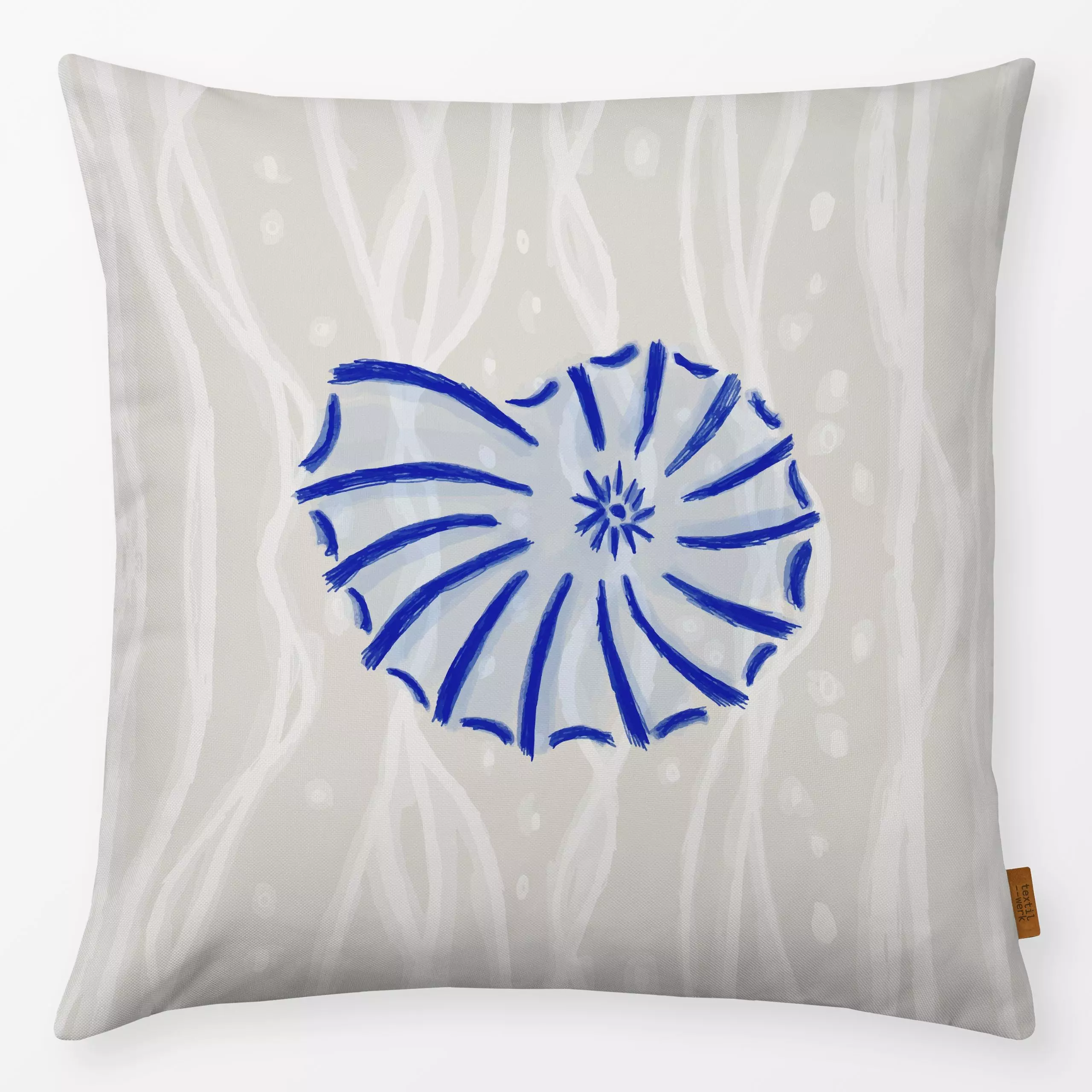 Kissen Vibrant Summer Muschel 3 blau - Natur & Landschaft, Sommer, Symbole & Muster - von „Carolin Vonhoff"; Streifen, Stran...