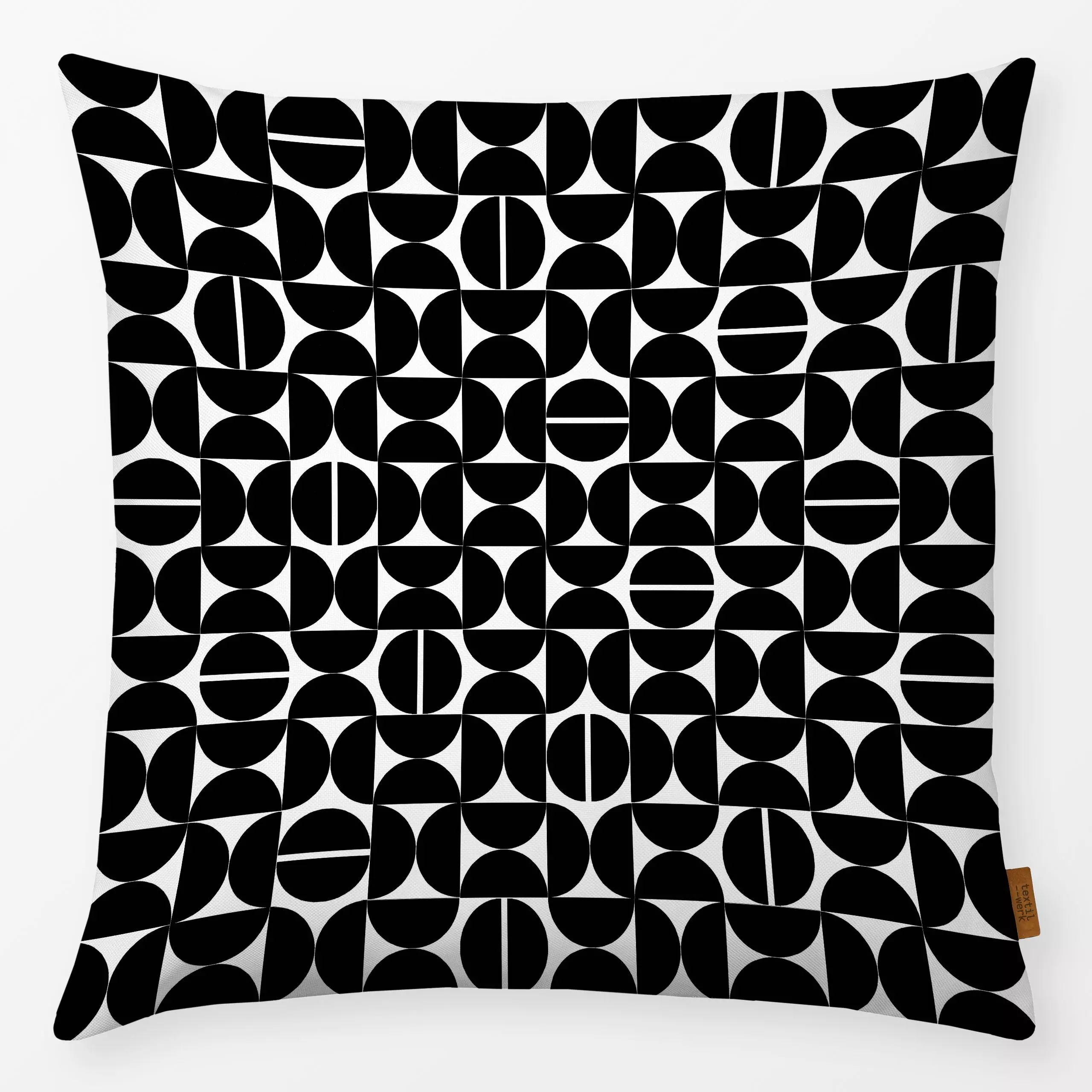Kissen Halbkreise Schwarz Weiss - Symbole & Muster - von „Kathrin Löffler"; schwarz, Geometrisch, Kreise, Weiss, outdoor, Ha...