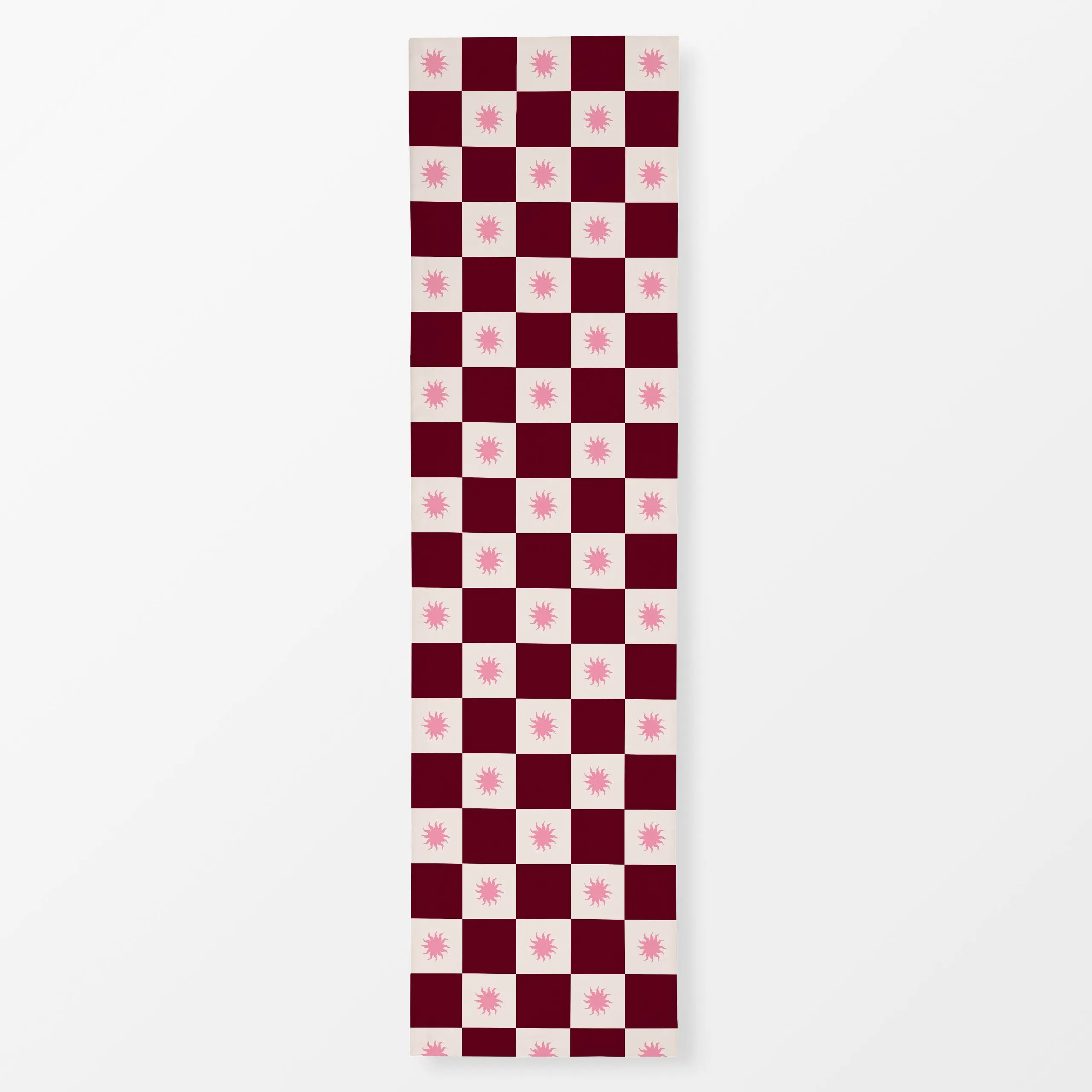 Tischläufer Schachbrett Sonne Bordeaux - Sommer, Symbole & Muster, Retro & Vintage - von „Maren Gross "; trend, sunshine, Sc...