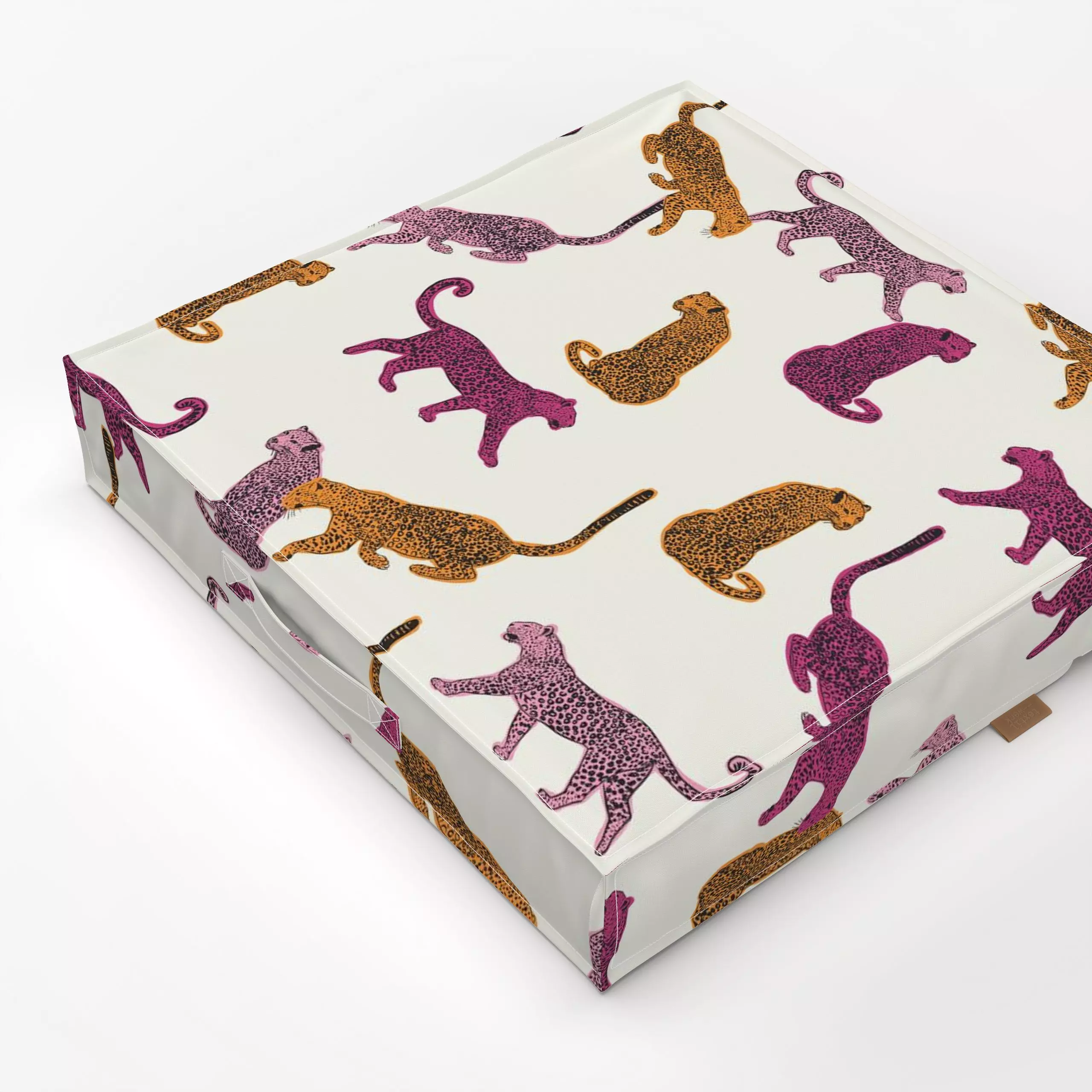 Bodenkissen Bunte Leoparden - Sommer, Tiere, Symbole & Muster - von „DEINKI Studio"; Wildtiere, Sommer, pink, Leo, Leopard, ...