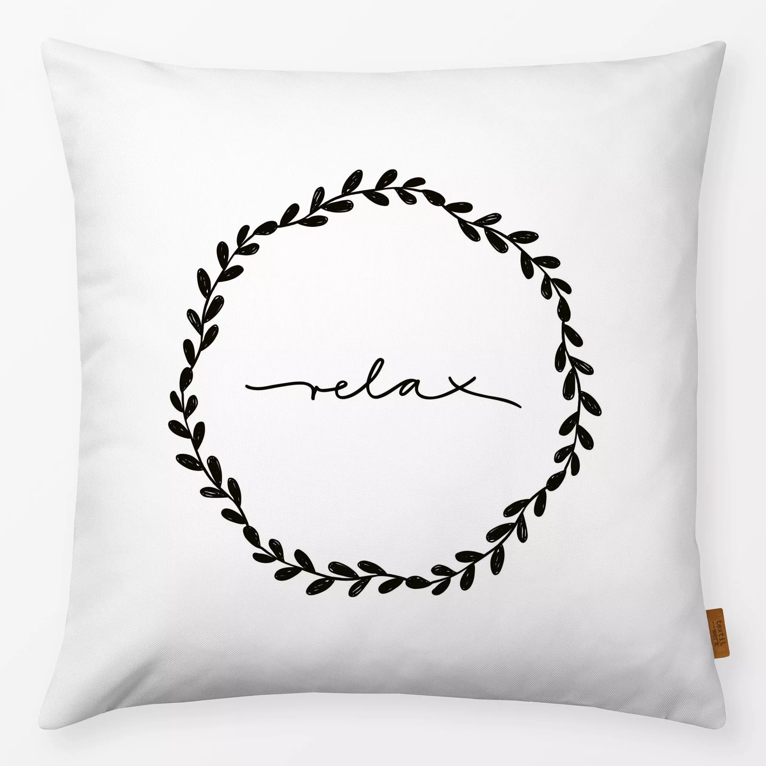 Kissen Relax black and white - Sprüche & Schriftzüge - von „Kathrin Woo“; modern, Winter, typografie, blackandwhite, Gartend...