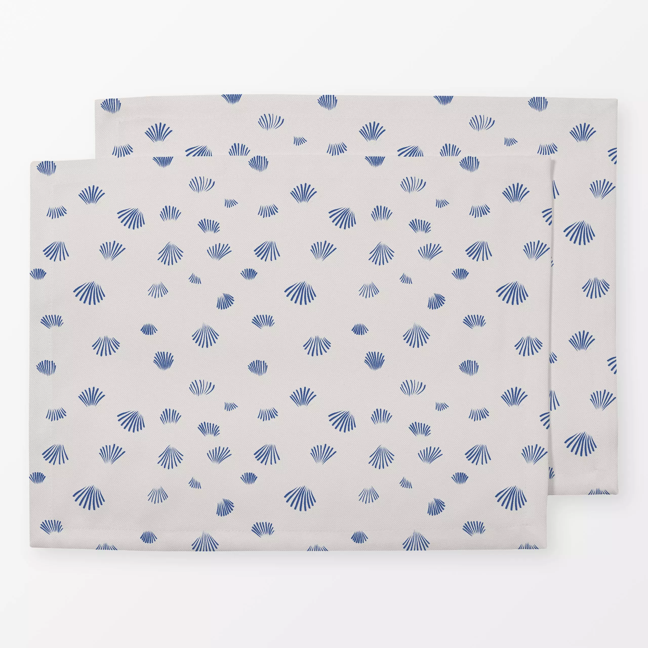 Tischset Muschel Spuren Blau - Natur & Landschaft, Sommer, Symbole & Muster - von „textilwerk x hejmelig"; blau, Muscheln, h...