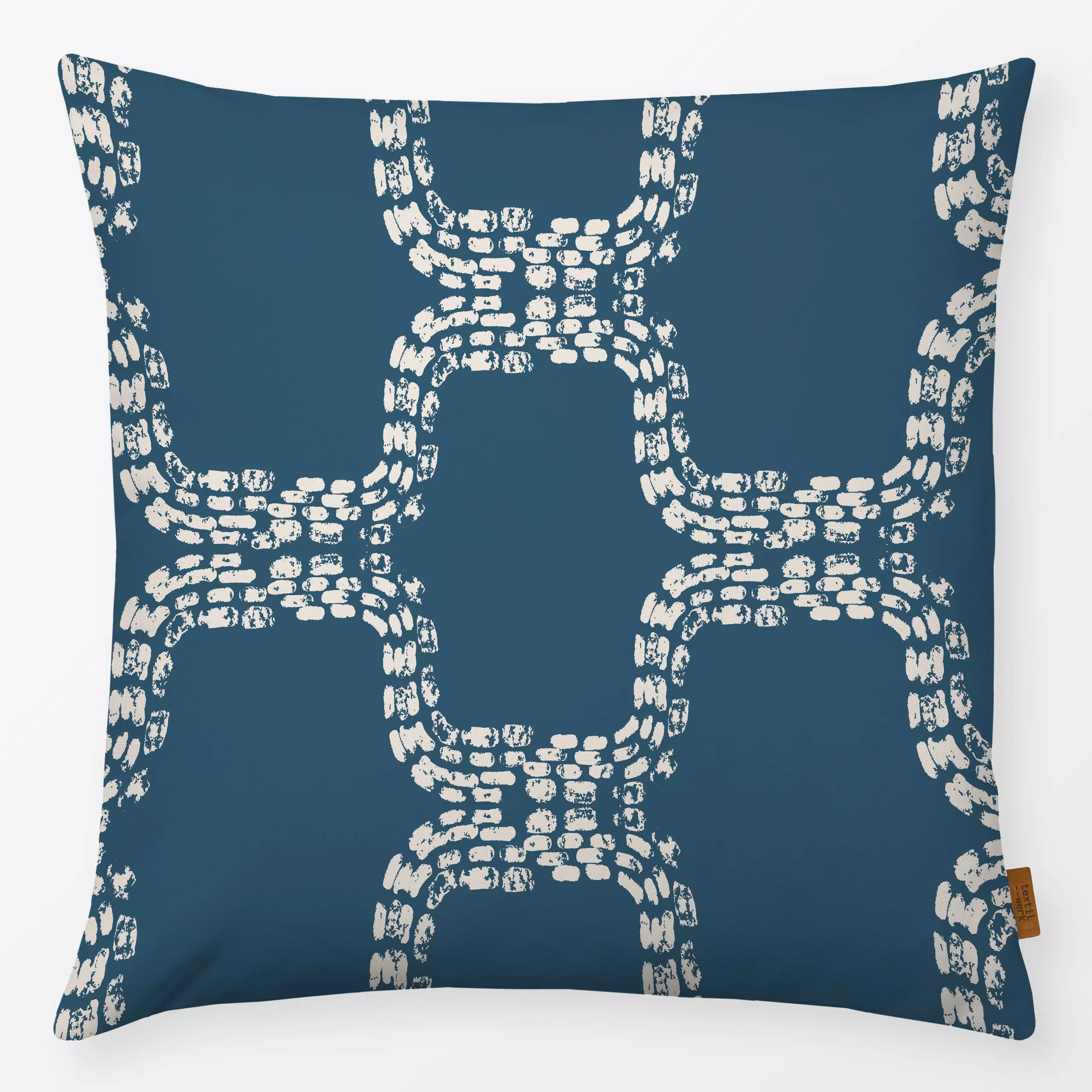 Kissen Path Dark Blue - Sommer, Symbole & Muster - von „Patries Elisabeth"; minimal, Gouache, Linien, abstrakt, Geometrisch,...