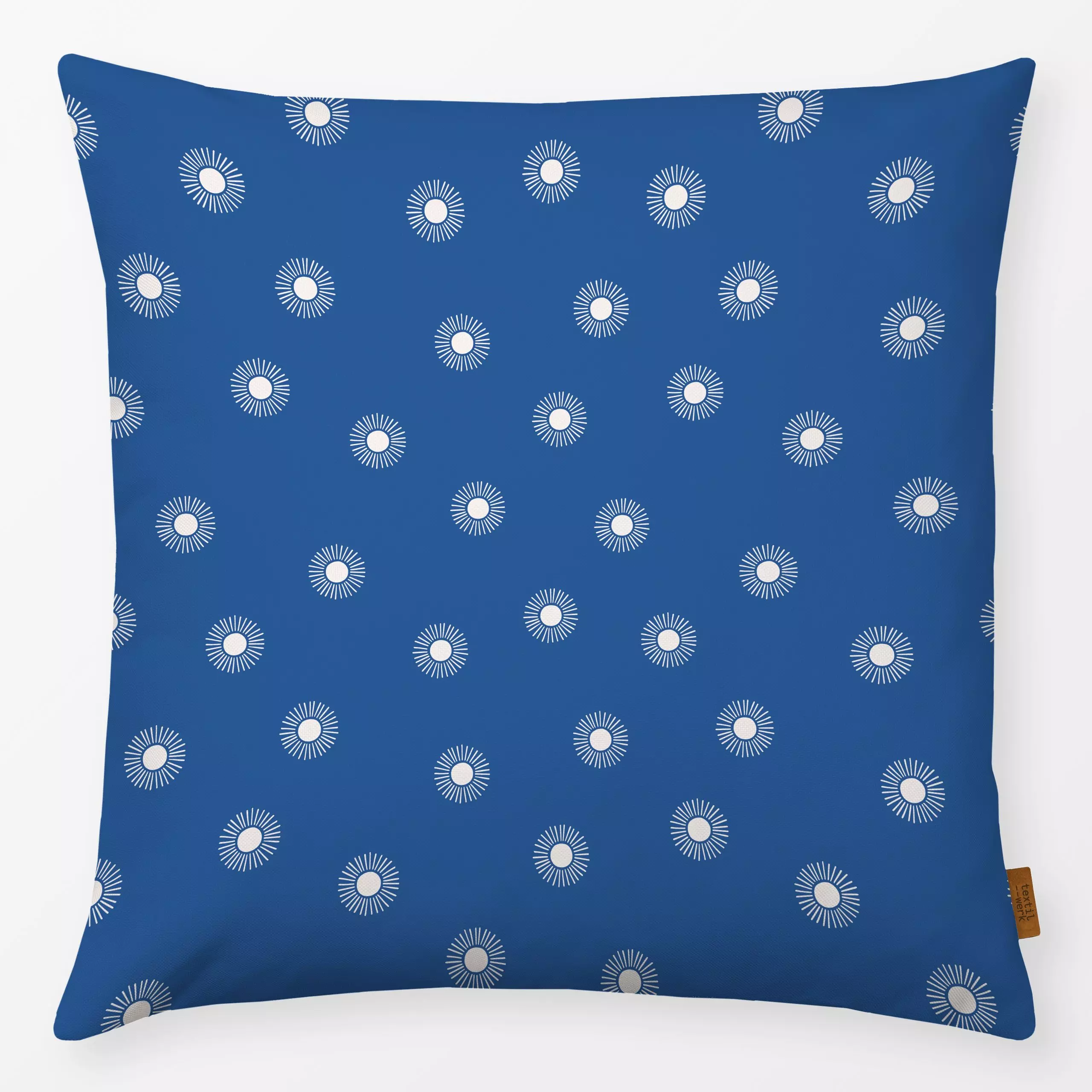Kissen Sonne Muster Blau - Natur & Landschaft, Sommer, Symbole & Muster - von „Kathrin Woo"; Punkte, Sonne, Sommer, dunkelbl...