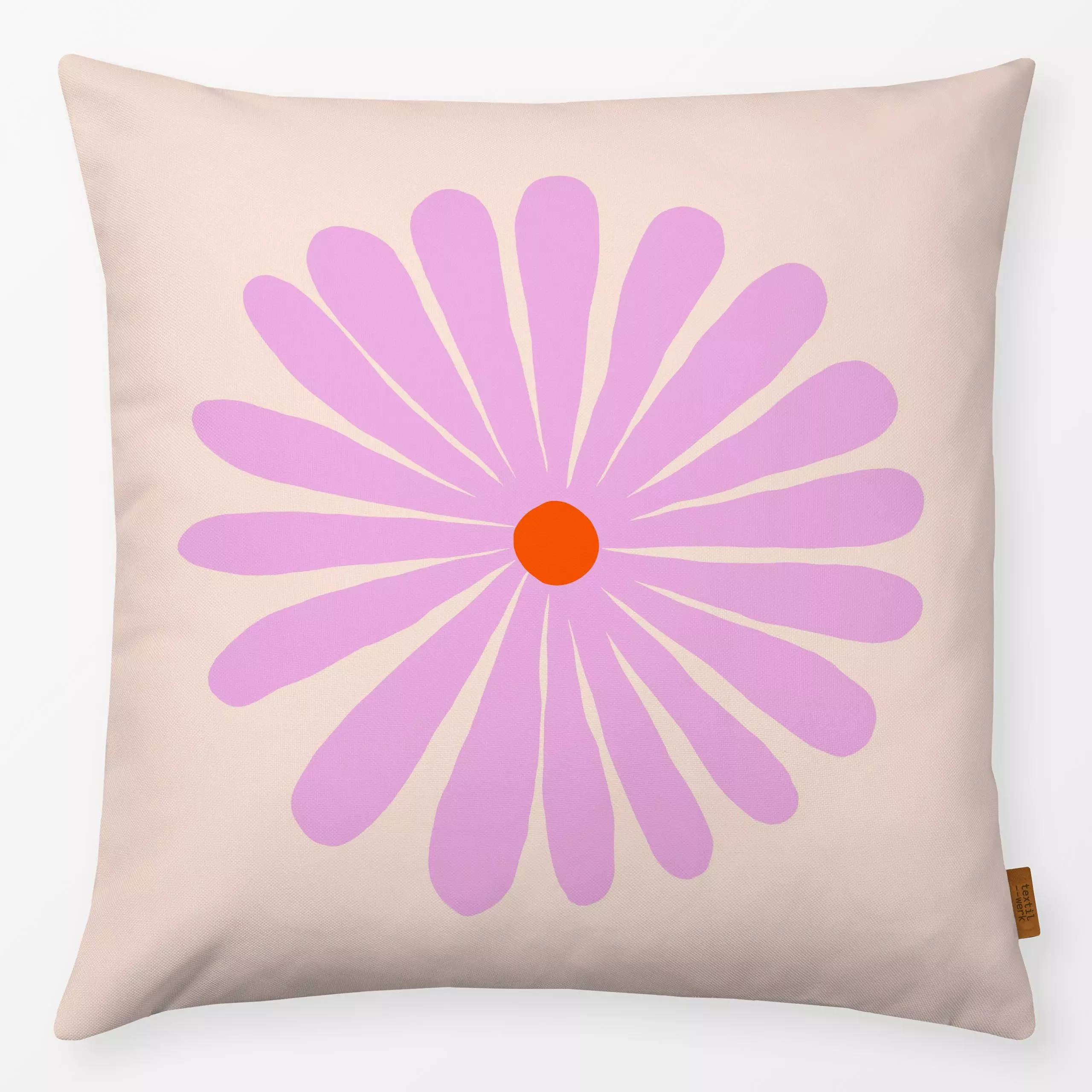 Kissen Blume - Blumen & Florales, Sommer - von „Julia Schumacher"; beige, Kamille, floral, pink, colorful, daisy, blume, bol...