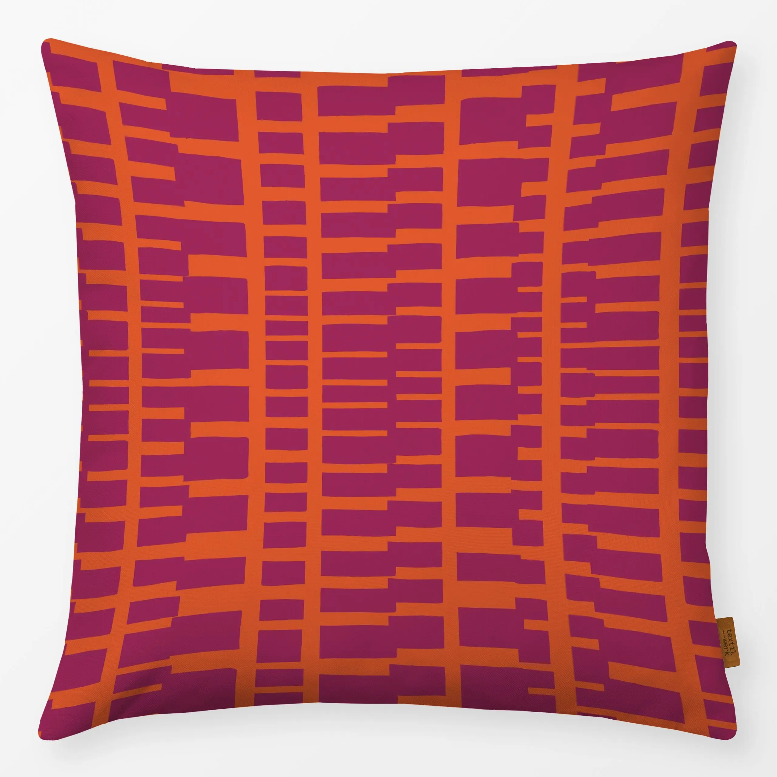 Kissen Wild Stripes bordeaux orange - Sommer, Symbole & Muster, Safari & Dschungel - von „moDeern Design Studio"; boho, Stre...