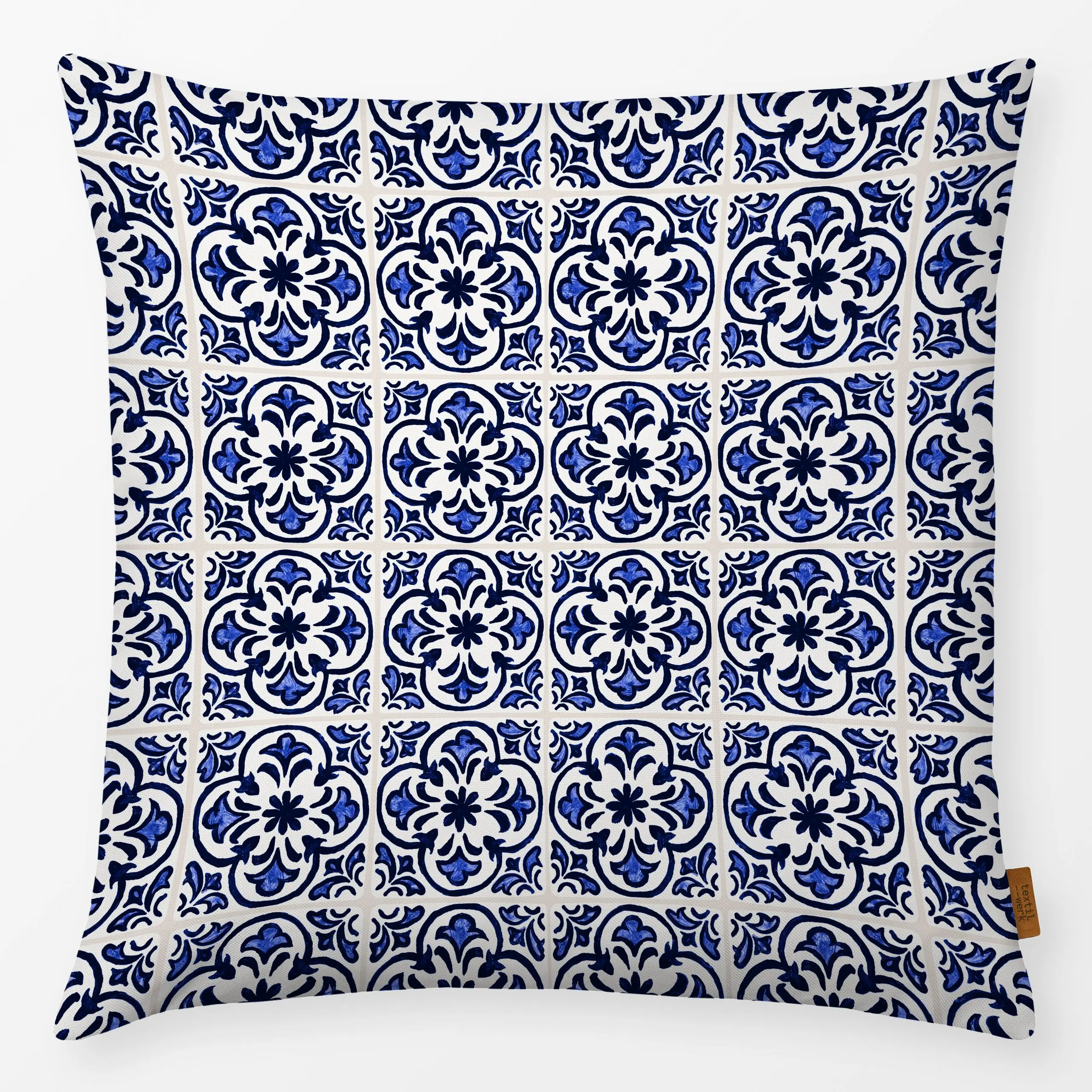 Kissen Azulejo Pattern 1 - Sommer, Symbole & Muster - von „Karen Menzenbach"; Muster, Aquarell, Sommer, dunkelblau, watercol...