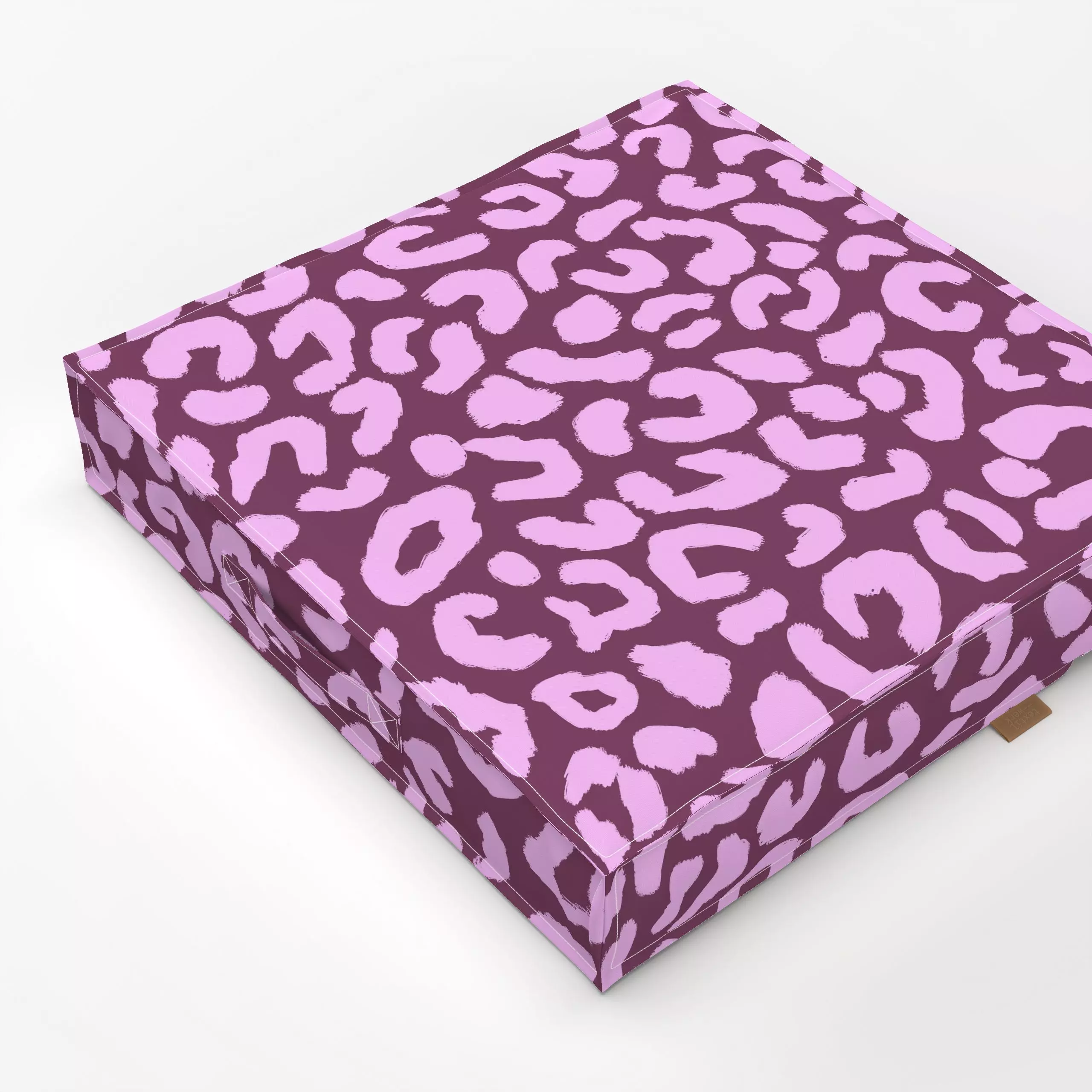 Bodenkissen Lila Leopard - Sommer, Tiere, Symbole & Muster - von „Studio ROSAGRAU"; rosa, Rosen, summer, Leo, outdoor, lila,...