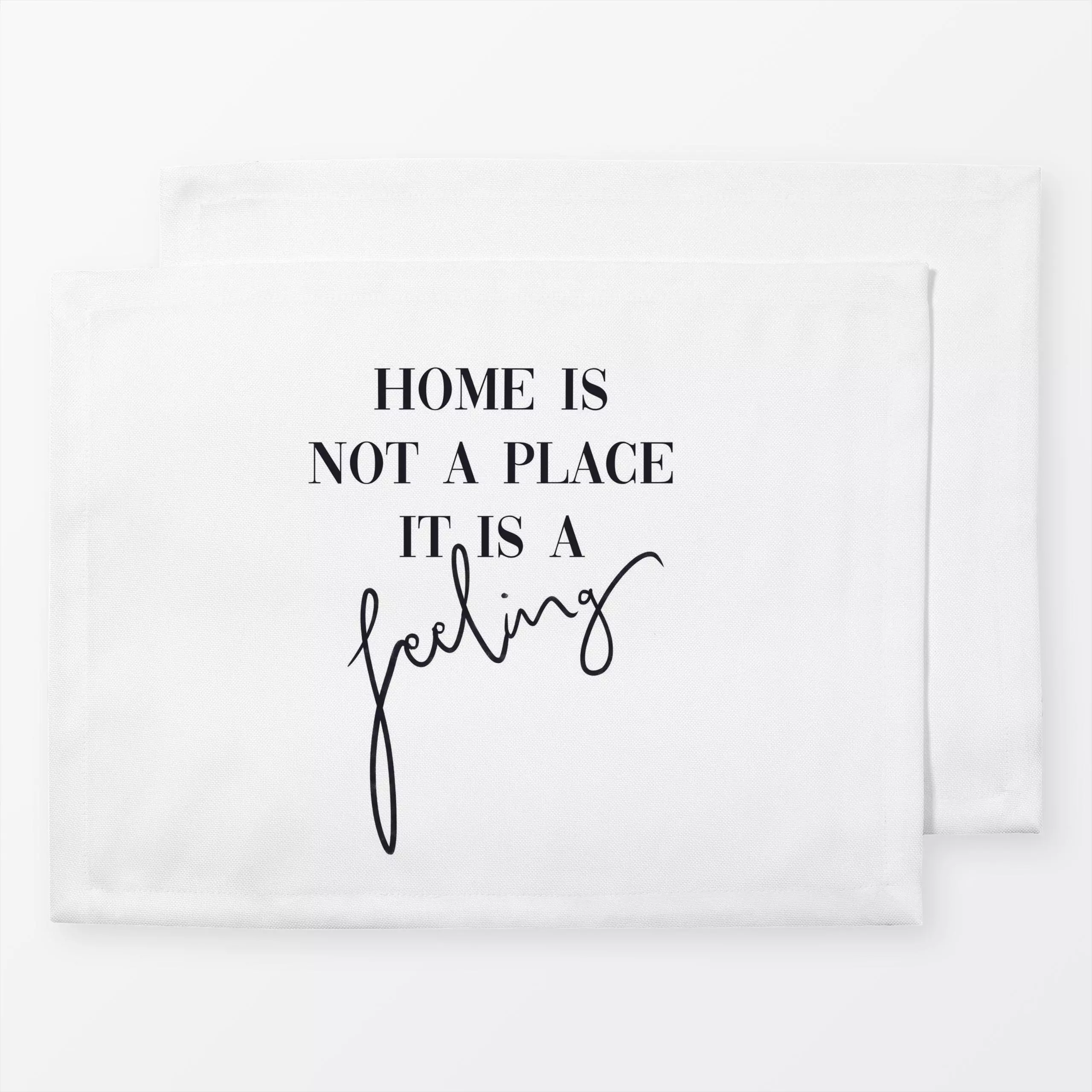 Tischset Home is a feeling - Sprüche & Schriftzüge - von „Kruth Design"; Home, Hygge, Cozy, Schwarzweiss, feeling, zuhause, ...