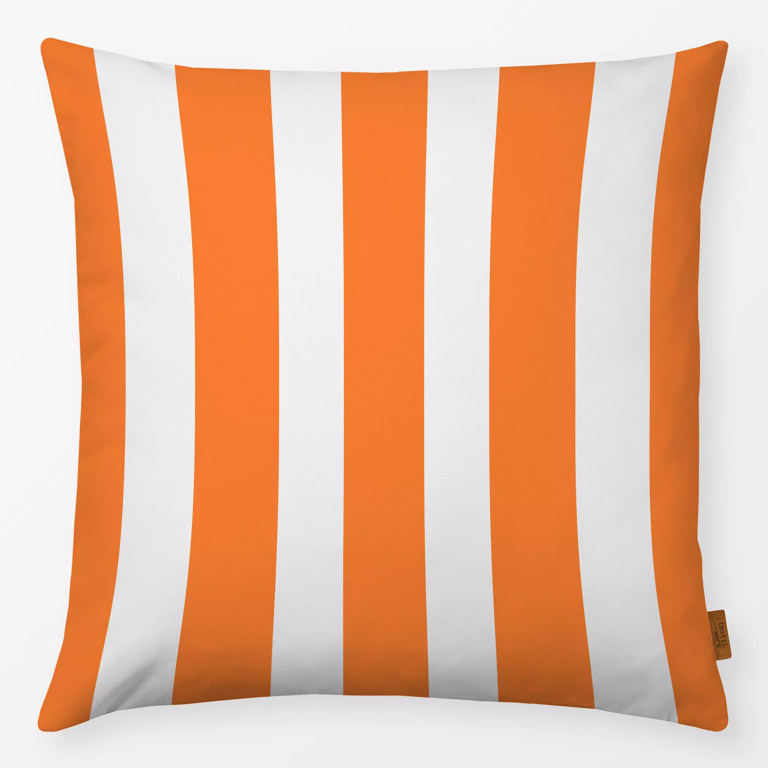 Kissen Bold Stripes sunrise orange - Sommer, Symbole & Muster - von „Karen Menzenbach x so.leben.wir"; abstrakt, Streifen, S...